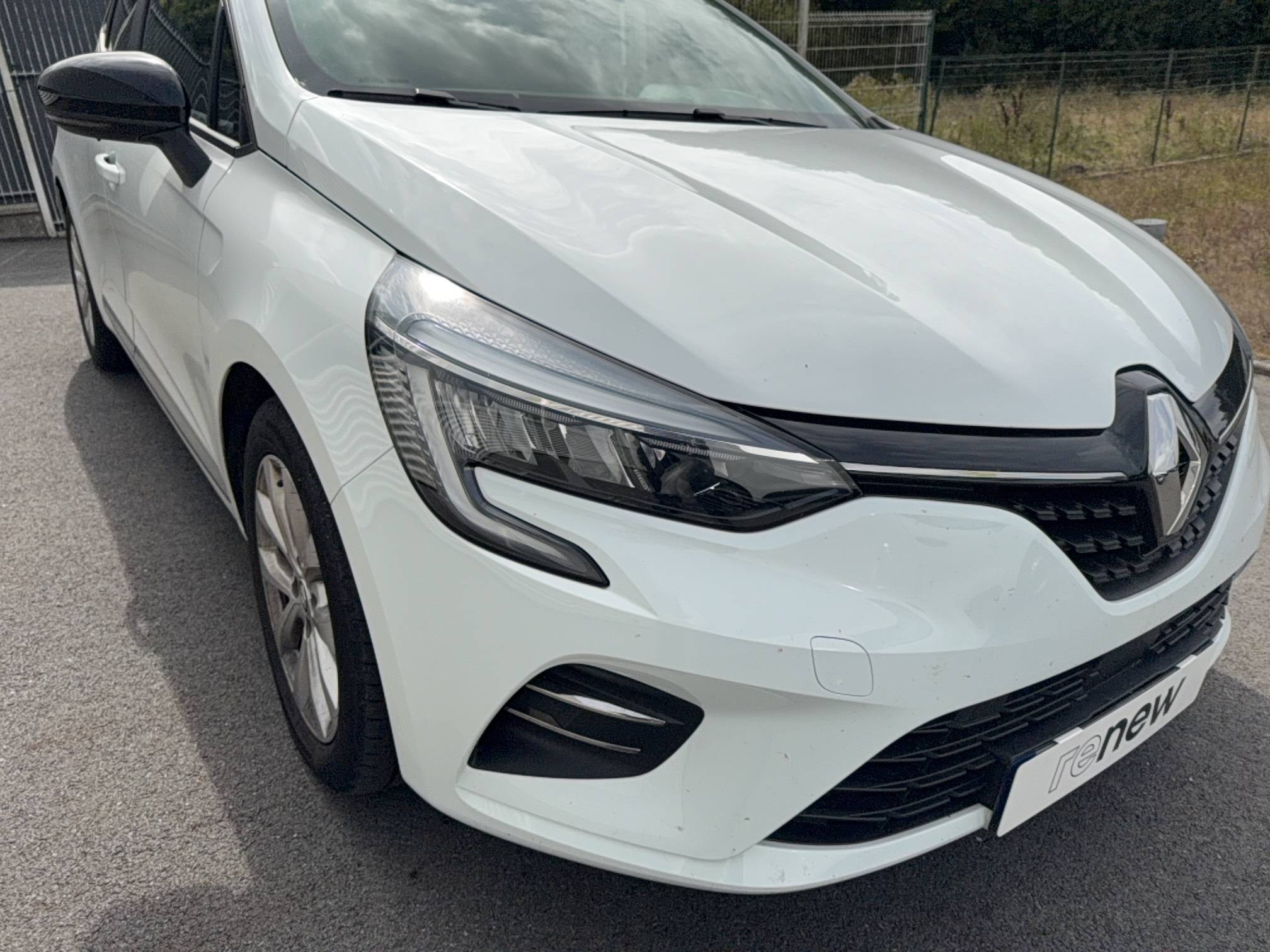 Vente en ligne Renault Clio 5 Clio Blue dCi 100 au prix de 15 990 €