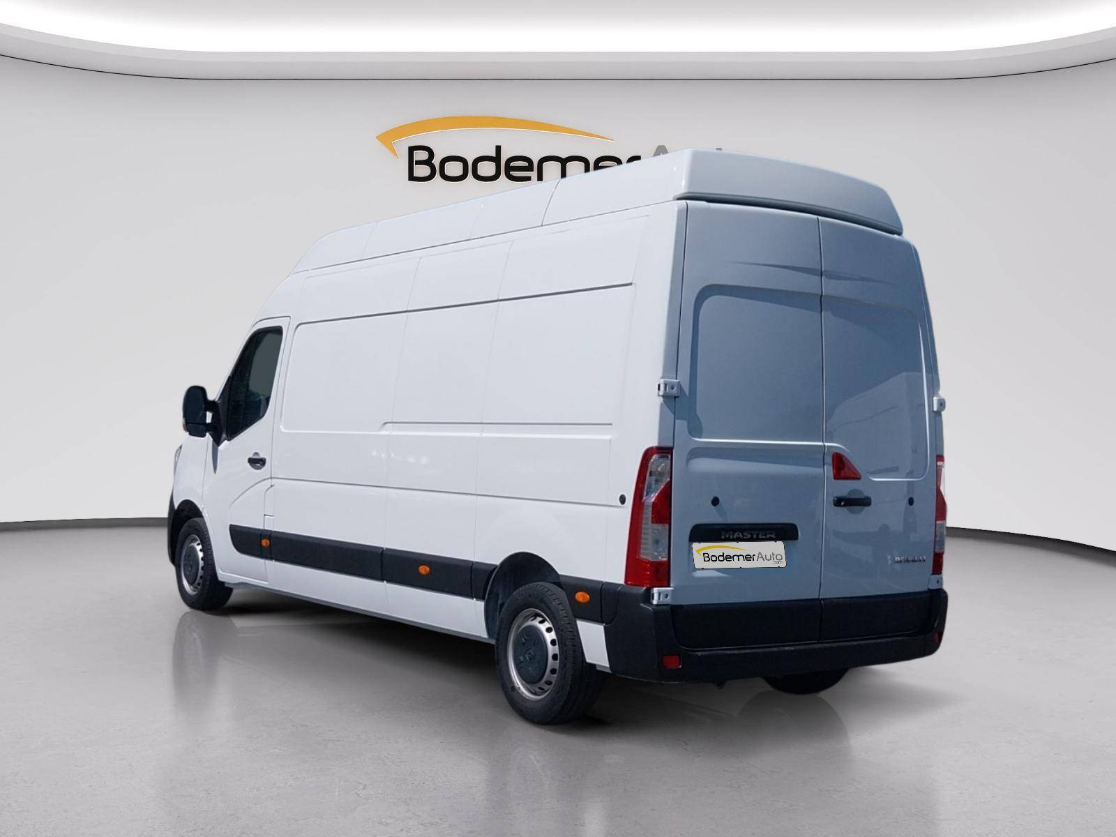 Vente en ligne Renault Master Fourgon MASTER FGN TRAC F3500 L3H3 BLUE DCI 135 au prix de 26 490 €
