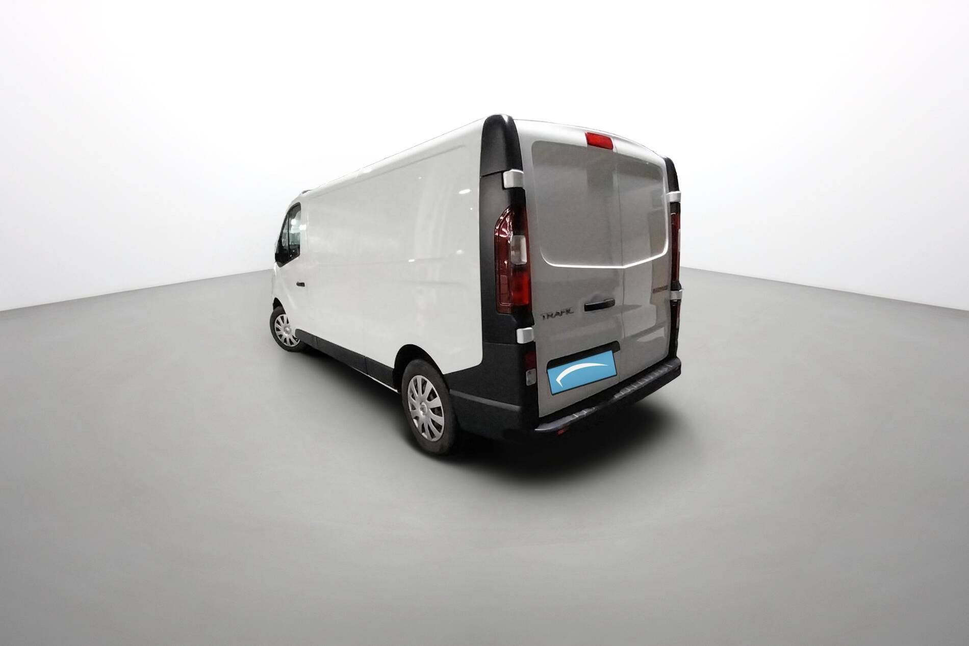 Vente en ligne Renault Trafic 3 Fourgon TRAFIC FGN L2H1 1300 KG DCI 120 au prix de 18 990 €