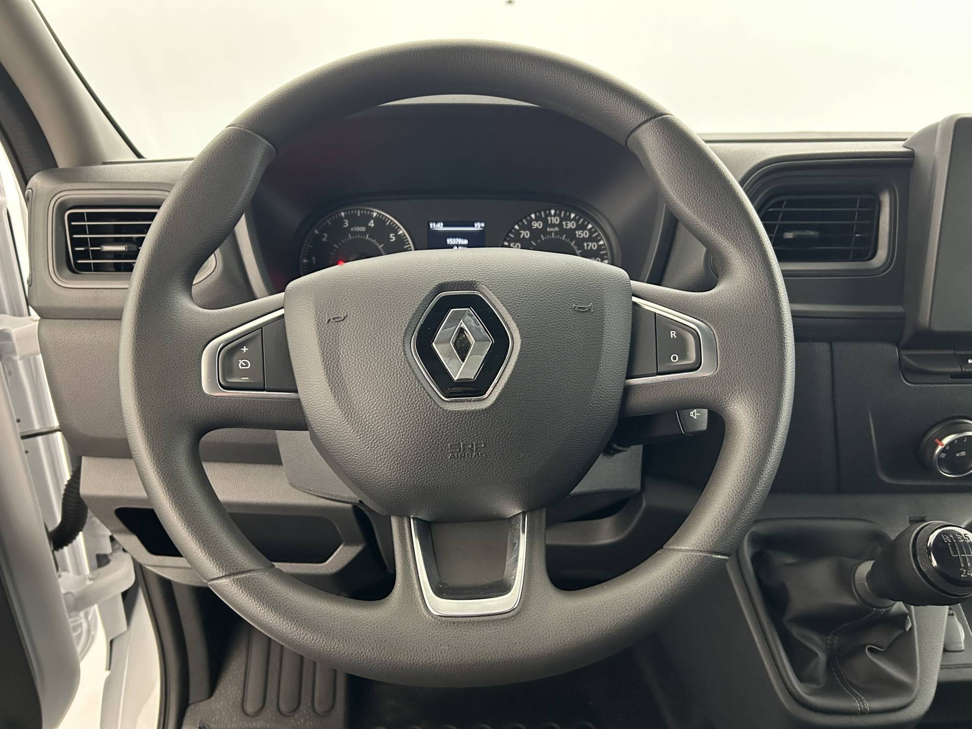 Vente en ligne Renault Master Fourgon MASTER FGN TRAC F3500 L2H2 BLUE DCI 135 au prix de 27 990 €