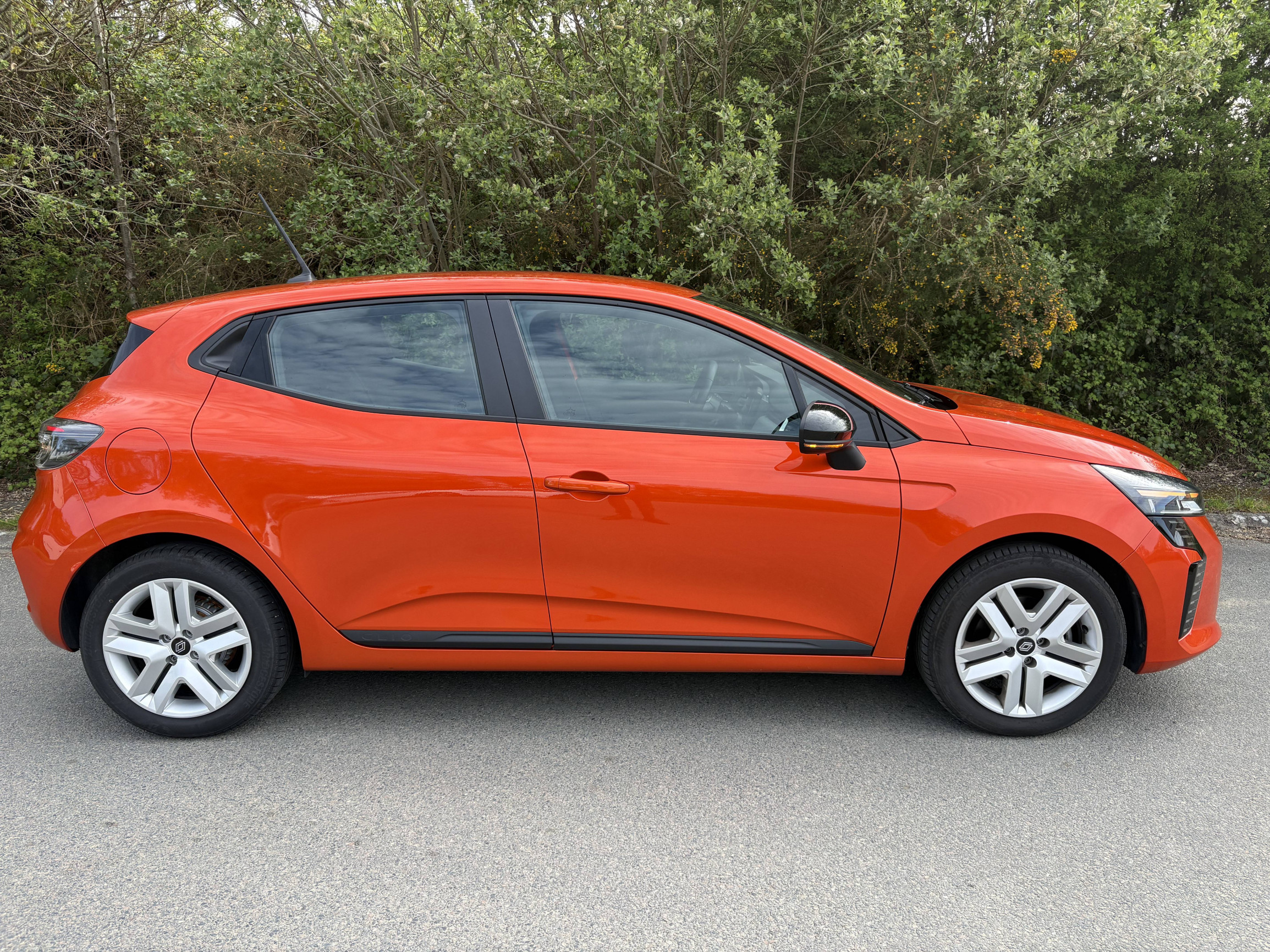 Vente en ligne Renault Clio 5 Clio Blue dCi 100 ch GSR2 au prix de 17 990 €