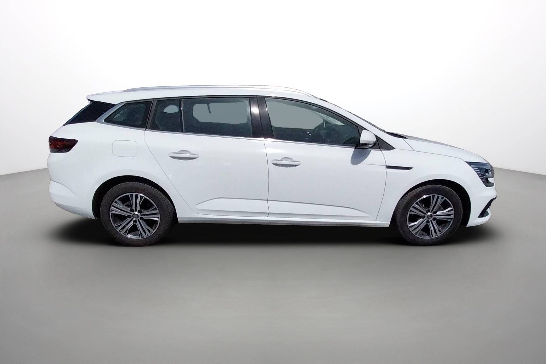 Vente en ligne Renault Megane 4 Estate  Blue dCi 115 au prix de 15 990 €