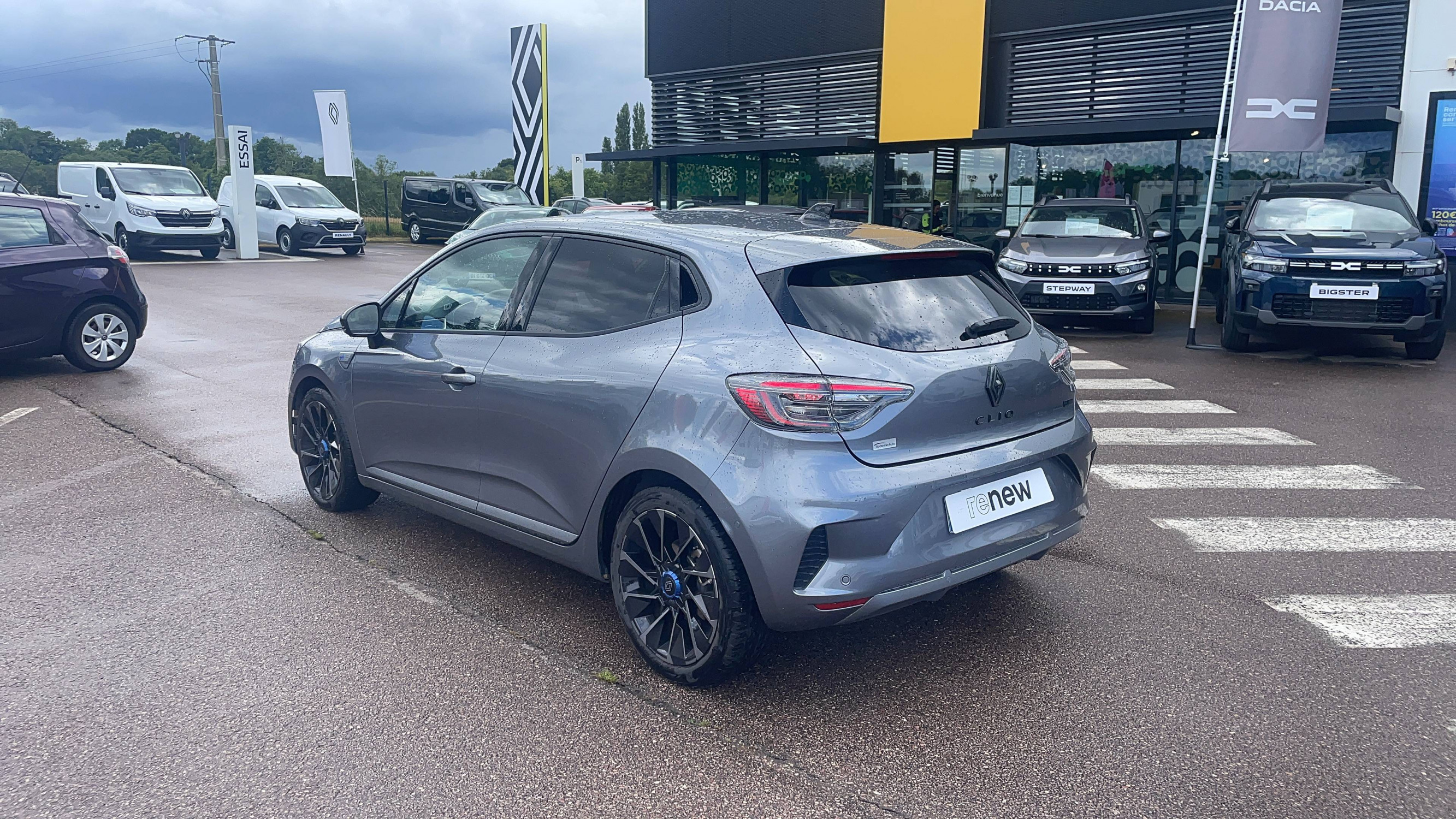 Vente en ligne Renault Clio 5 Clio E-Tech full hybrid 145 au prix de 21 491 €