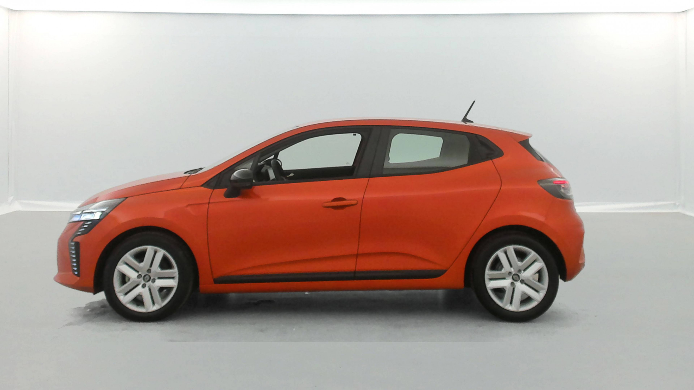 Vente en ligne Renault Clio 5 Clio E-Tech full hybrid 145 ch GSR2 au prix de 19 990 €