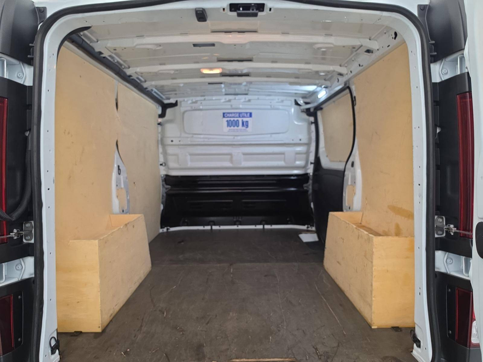Vente en ligne Renault Trafic 3 Fourgon TRAFIC FG BLUE DCI 130 L1H1 3T GSR2 au prix de 22 990 €