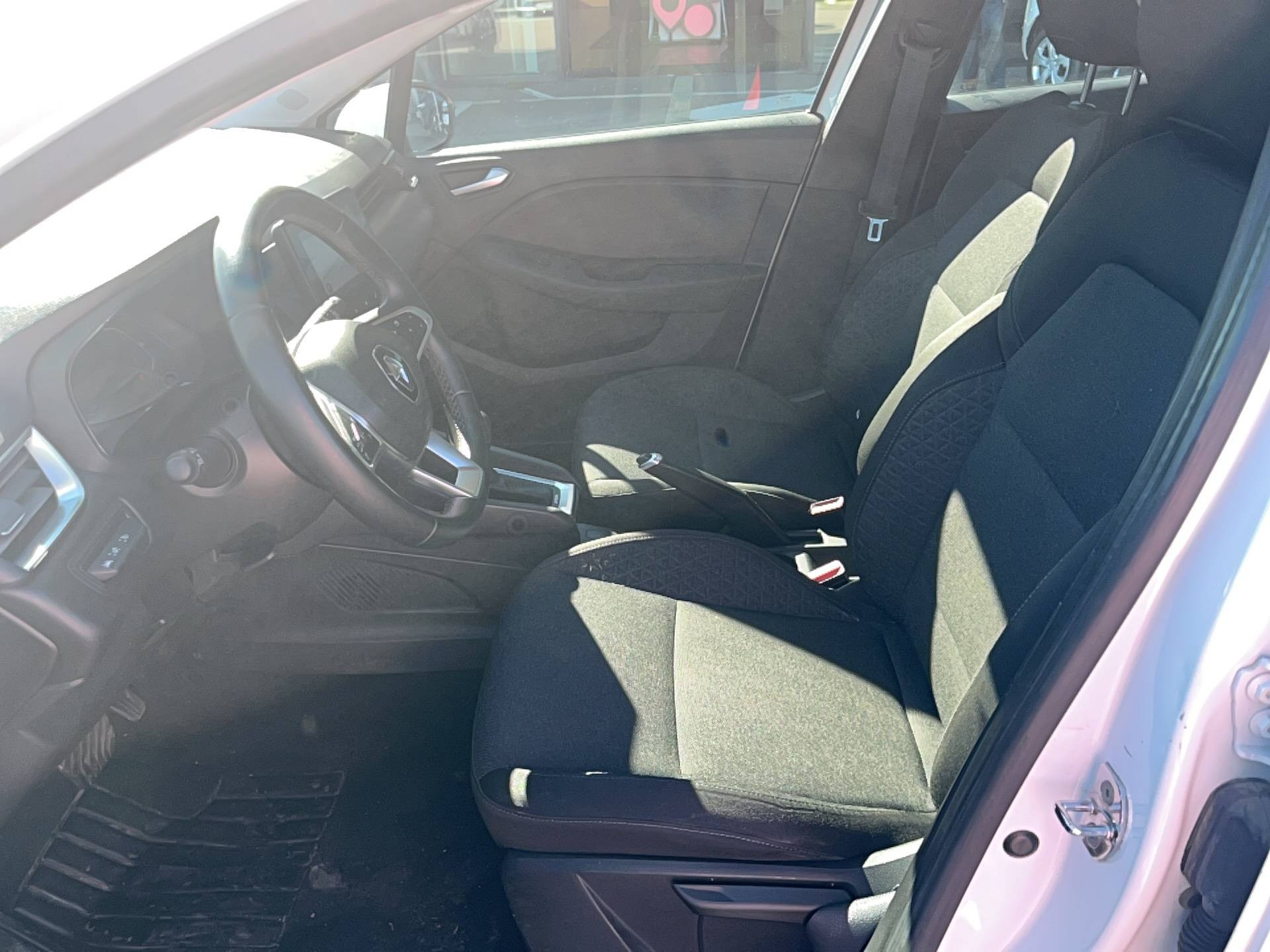 Vente en ligne Renault Clio 5 Clio E-Tech 140 - 21N au prix de 15 491 €