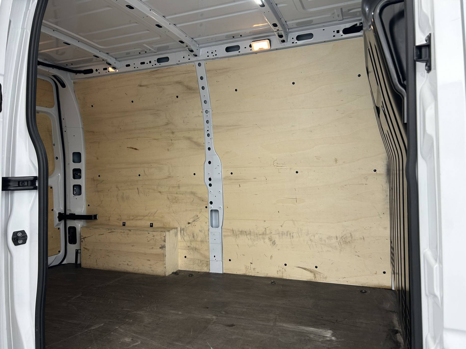 Vente en ligne Renault Master Fourgon MASTER FGN TRAC F3500 L2H2 BLUE DCI 135 au prix de 24 790 €