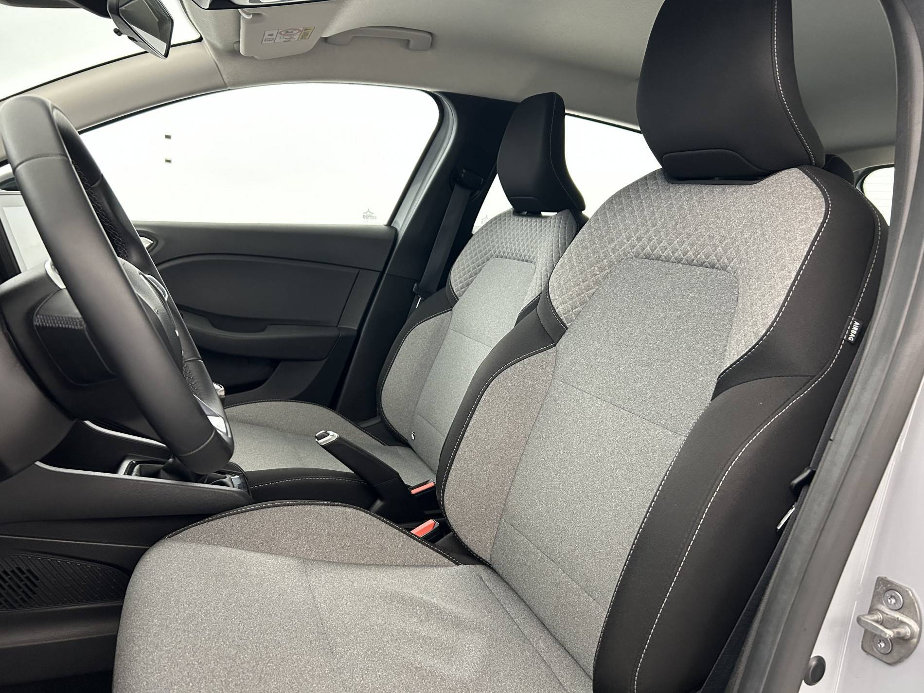 Vente en ligne Renault Clio 5 Clio dCi 100 au prix de 15 390 €