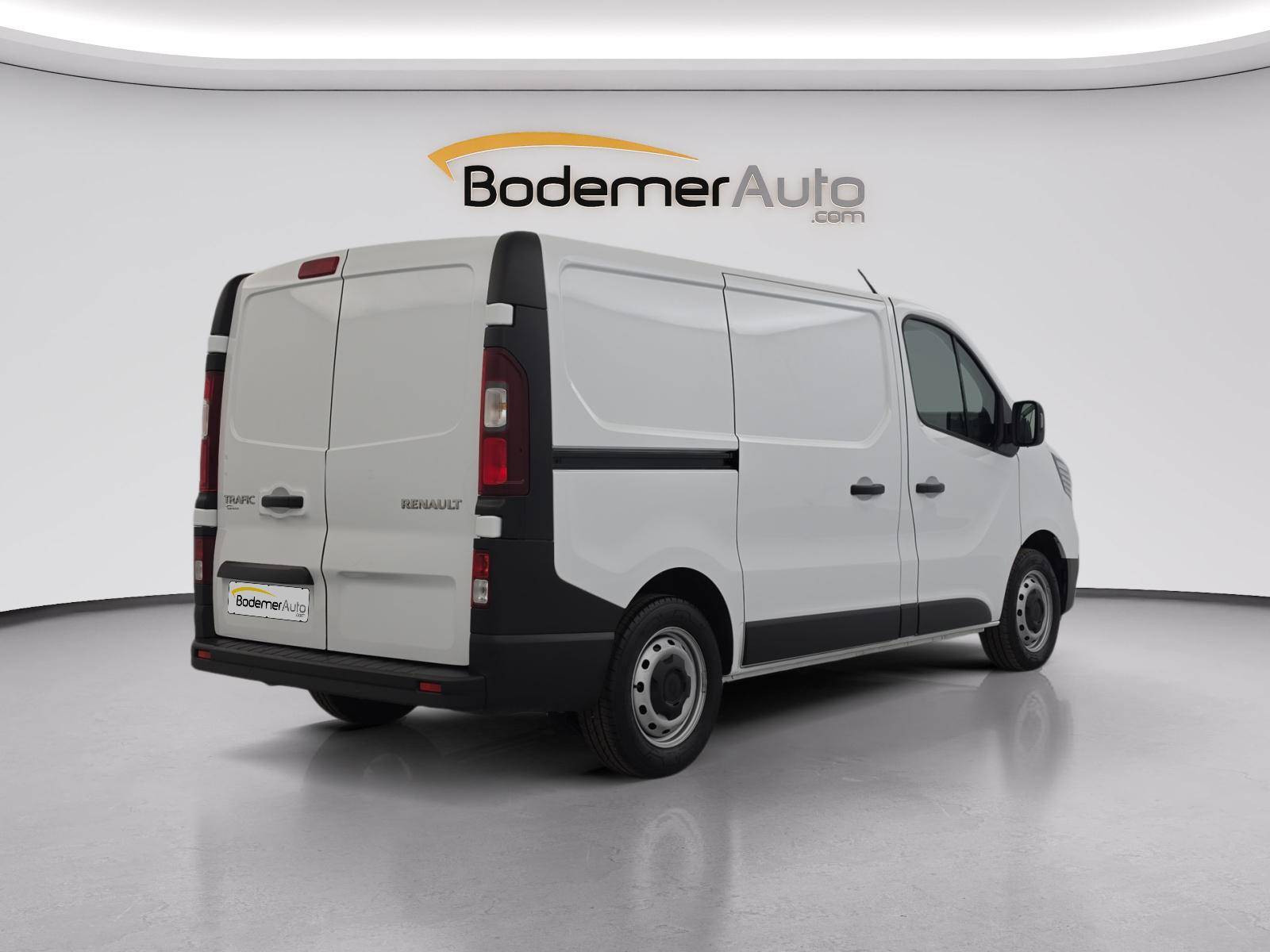 Vente en ligne Renault Trafic 3 Fourgon TRAFIC FG BLUE DCI 150 L1H1 2T8 GSR2 au prix de 23 940 €