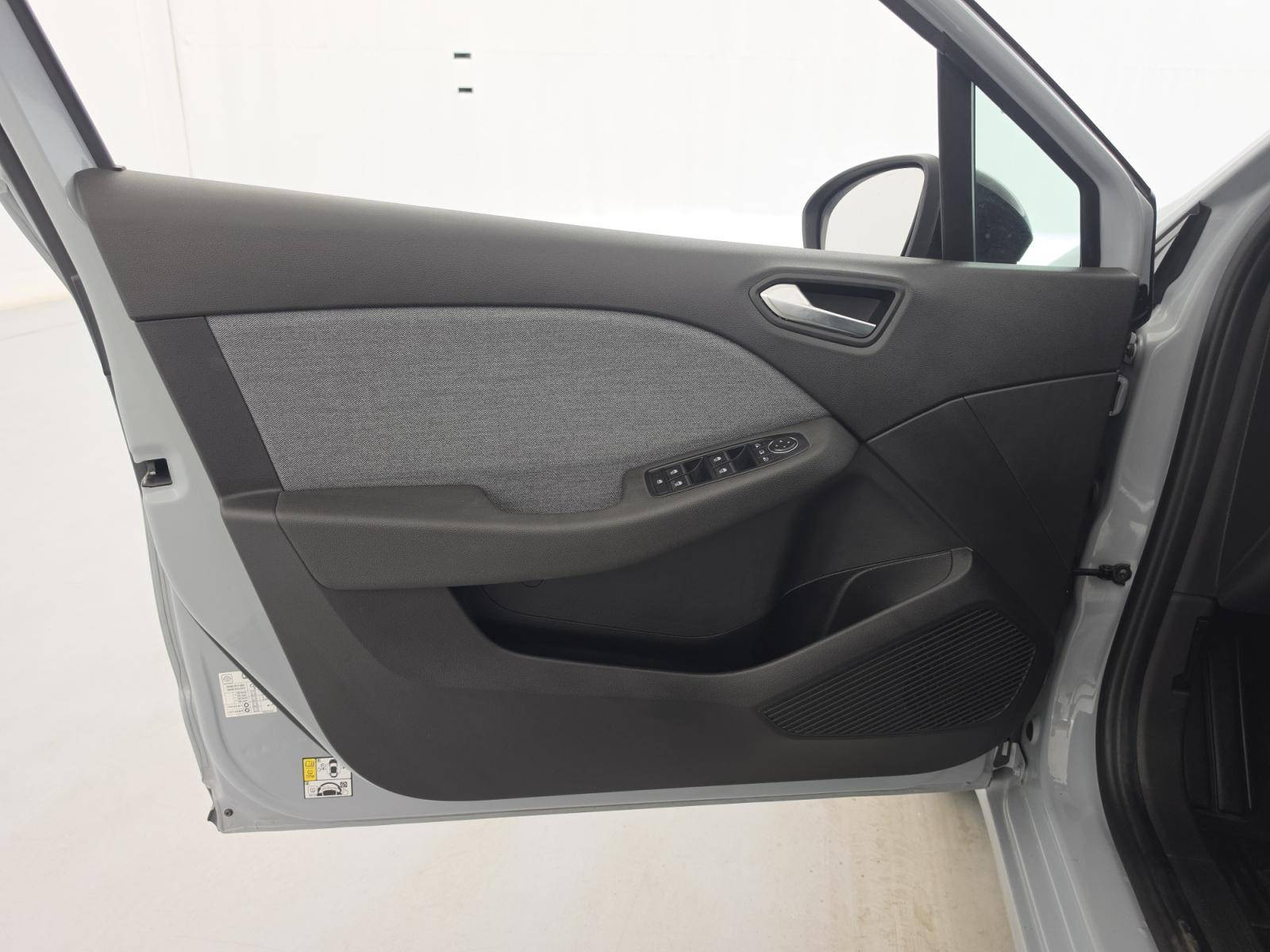 Vente en ligne Renault Clio 5 Clio TCe 90 au prix de 16 390 €