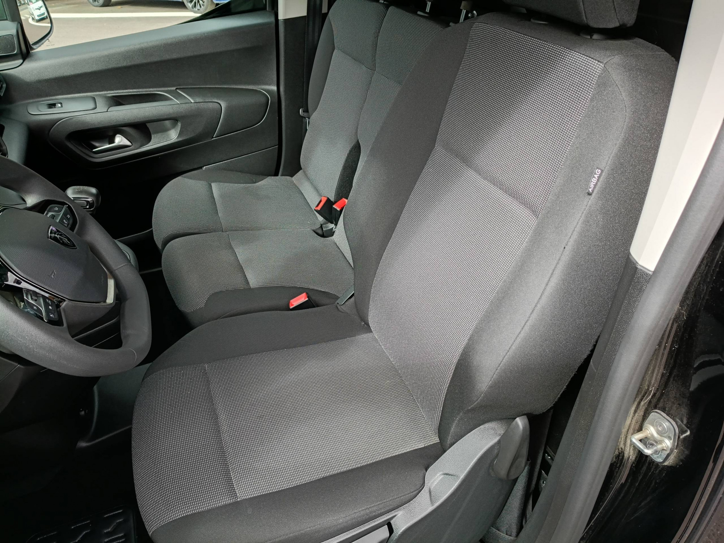 Vente en ligne Peugeot Partner Fourgon  M 650 KG BLUEHDI 130 S&S BVM6 au prix de 19 990 €