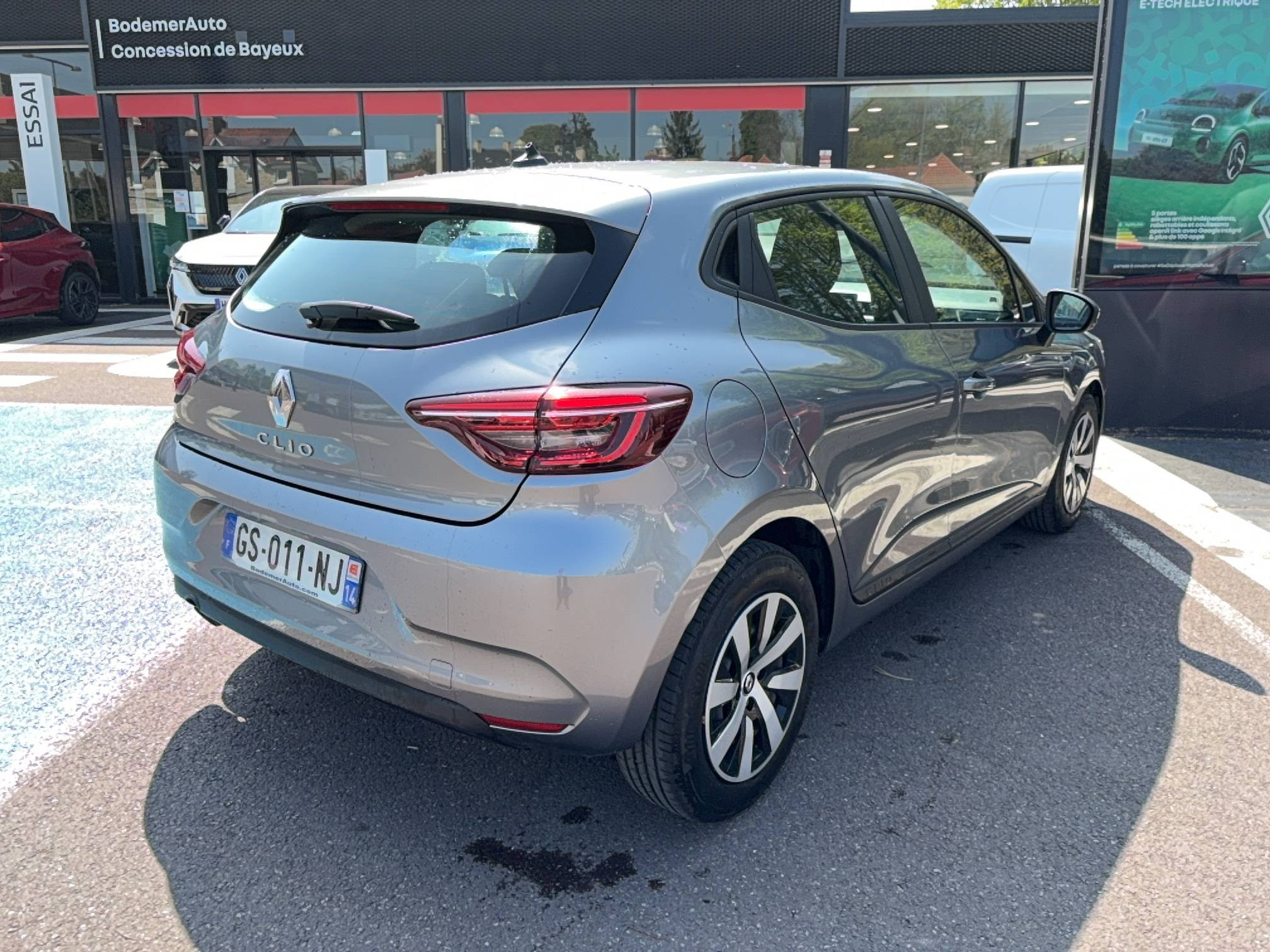 Vente en ligne Renault Clio 5 Clio TCe 90 au prix de 14 290 €