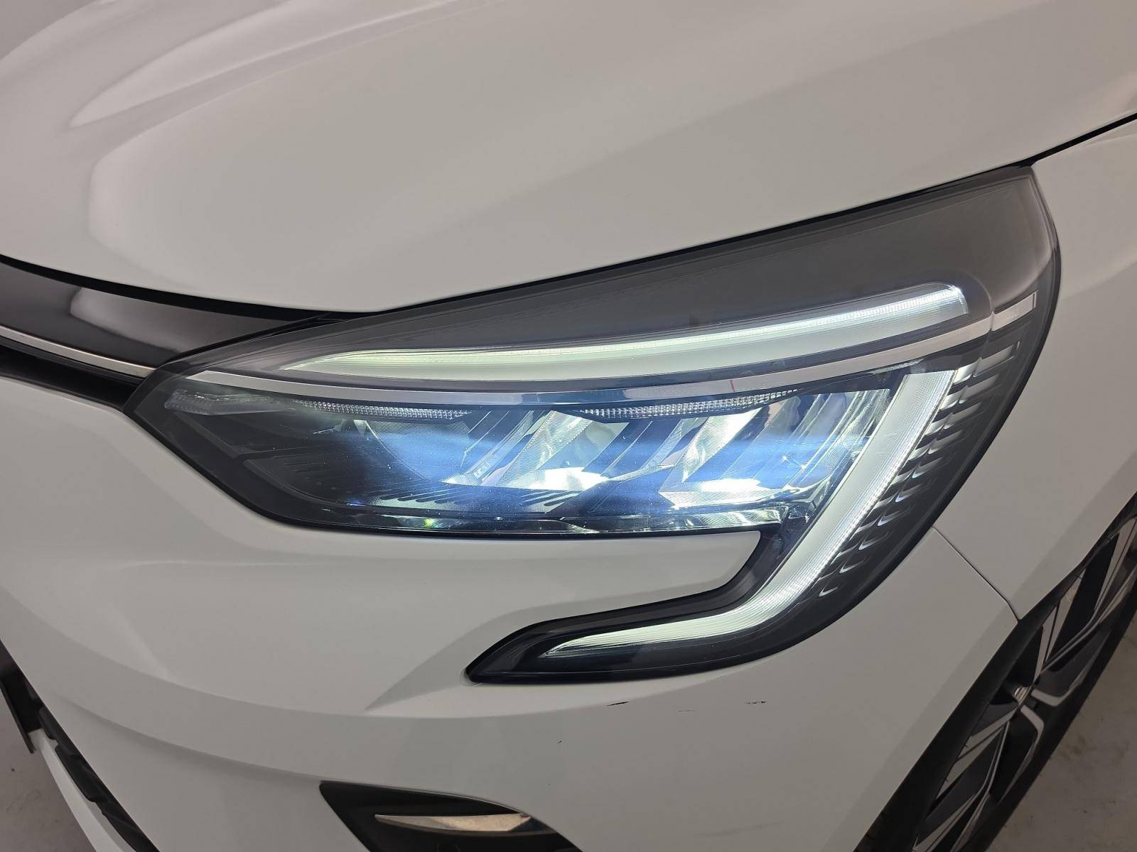 Vente en ligne Renault Clio 5 Clio E-Tech full hybrid 145 au prix de 15 890 €