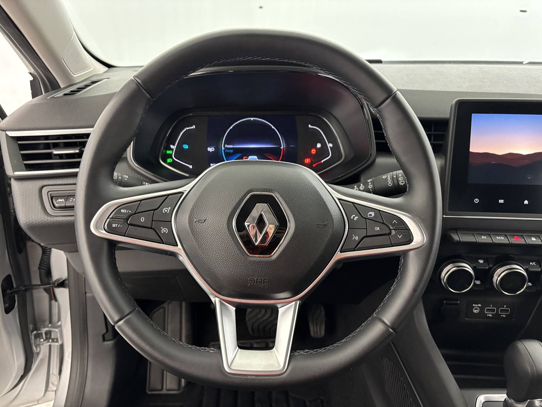 Vente en ligne Renault Clio 5 Clio E-Tech 140 - 21N au prix de 15 990 €