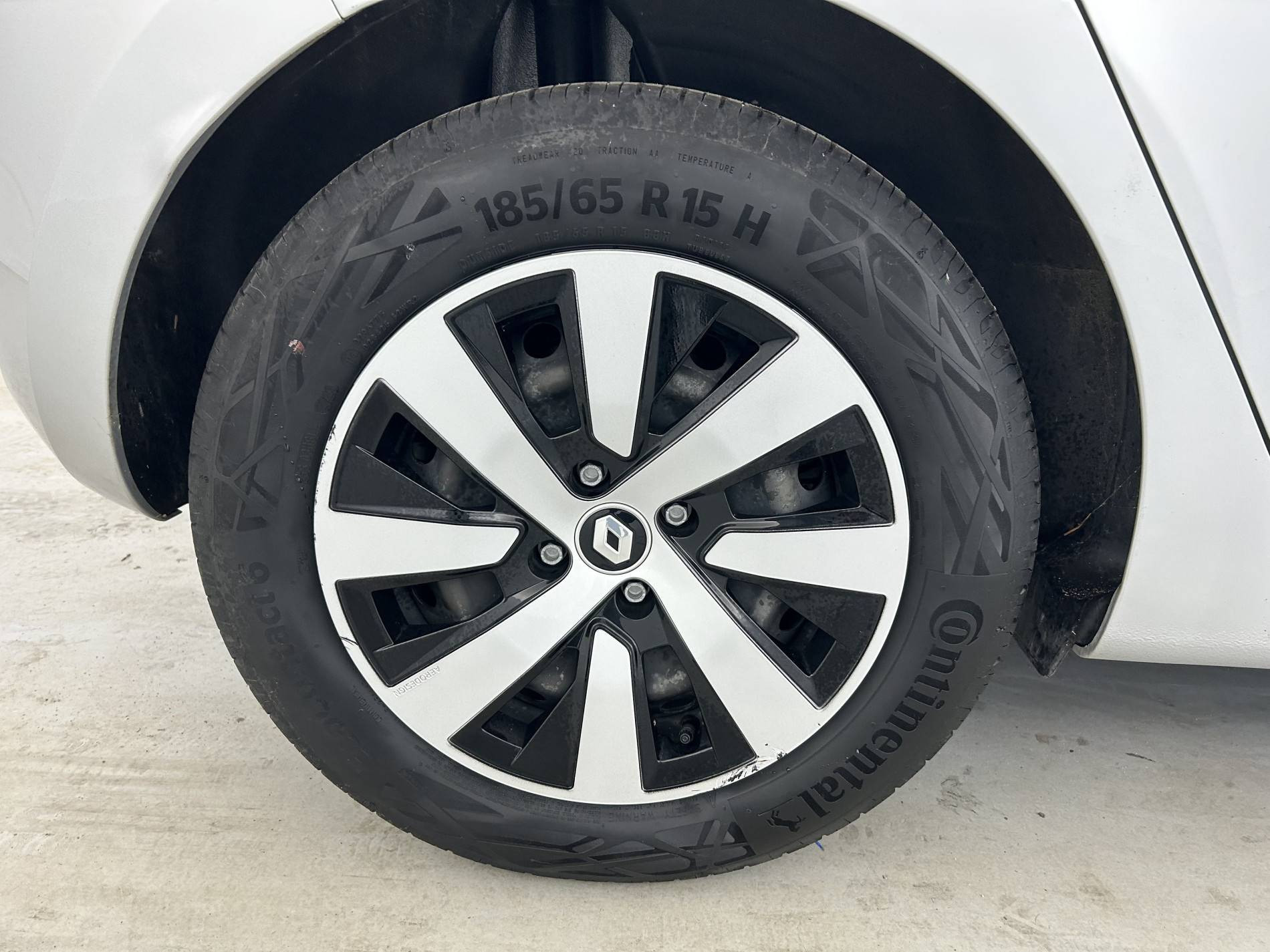 Vente en ligne Renault Clio 5 Clio TCe 90 au prix de 15 990 €