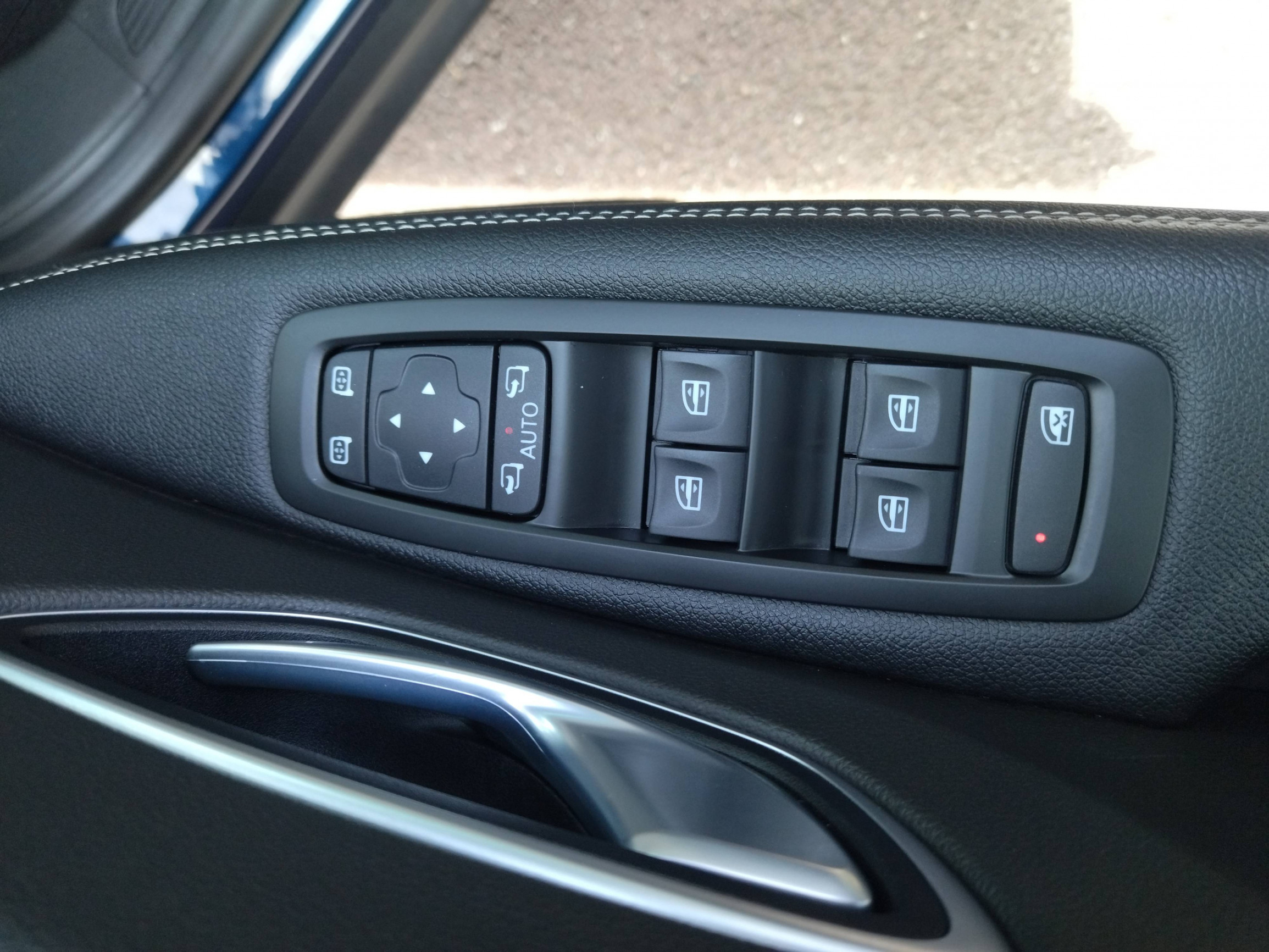 Vente en ligne Renault Scenic 4 Scenic Blue dCi 120 au prix de 16 990 €