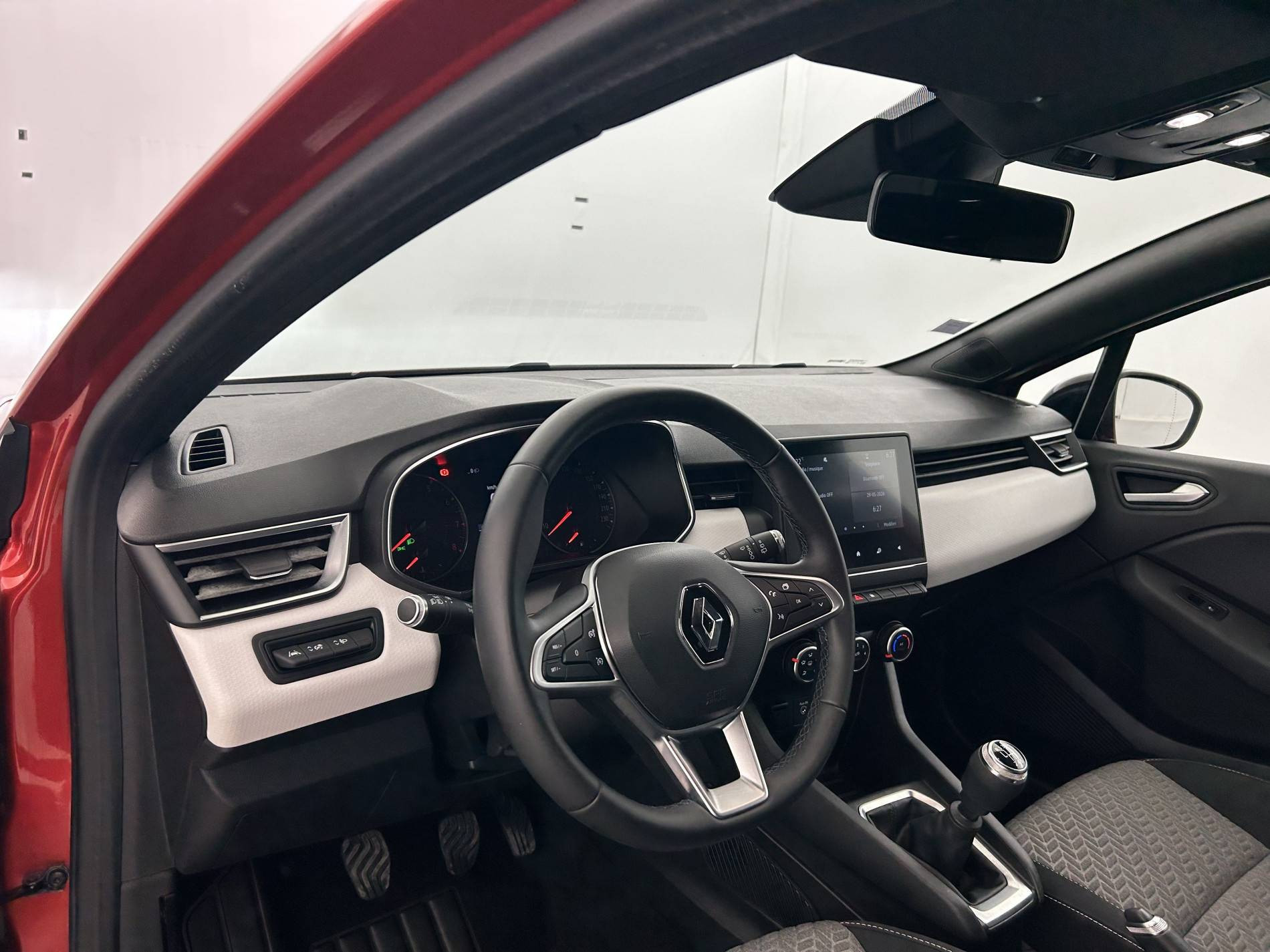 Vente en ligne Renault Clio 5 Clio TCe 90 - 21 au prix de 12 390 €