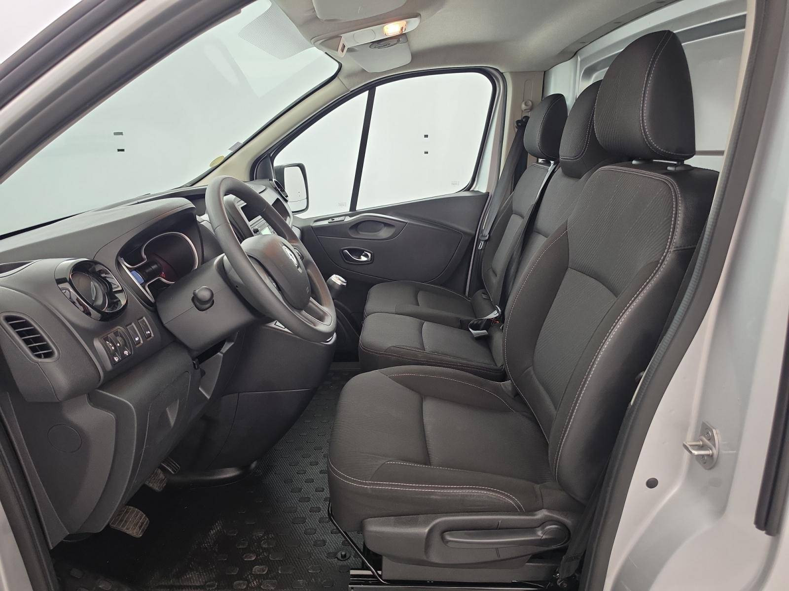 Vente en ligne Renault Trafic 3 Fourgon TRAFIC FGN L1H1 1000 KG DCI 120 au prix de 17 990 €
