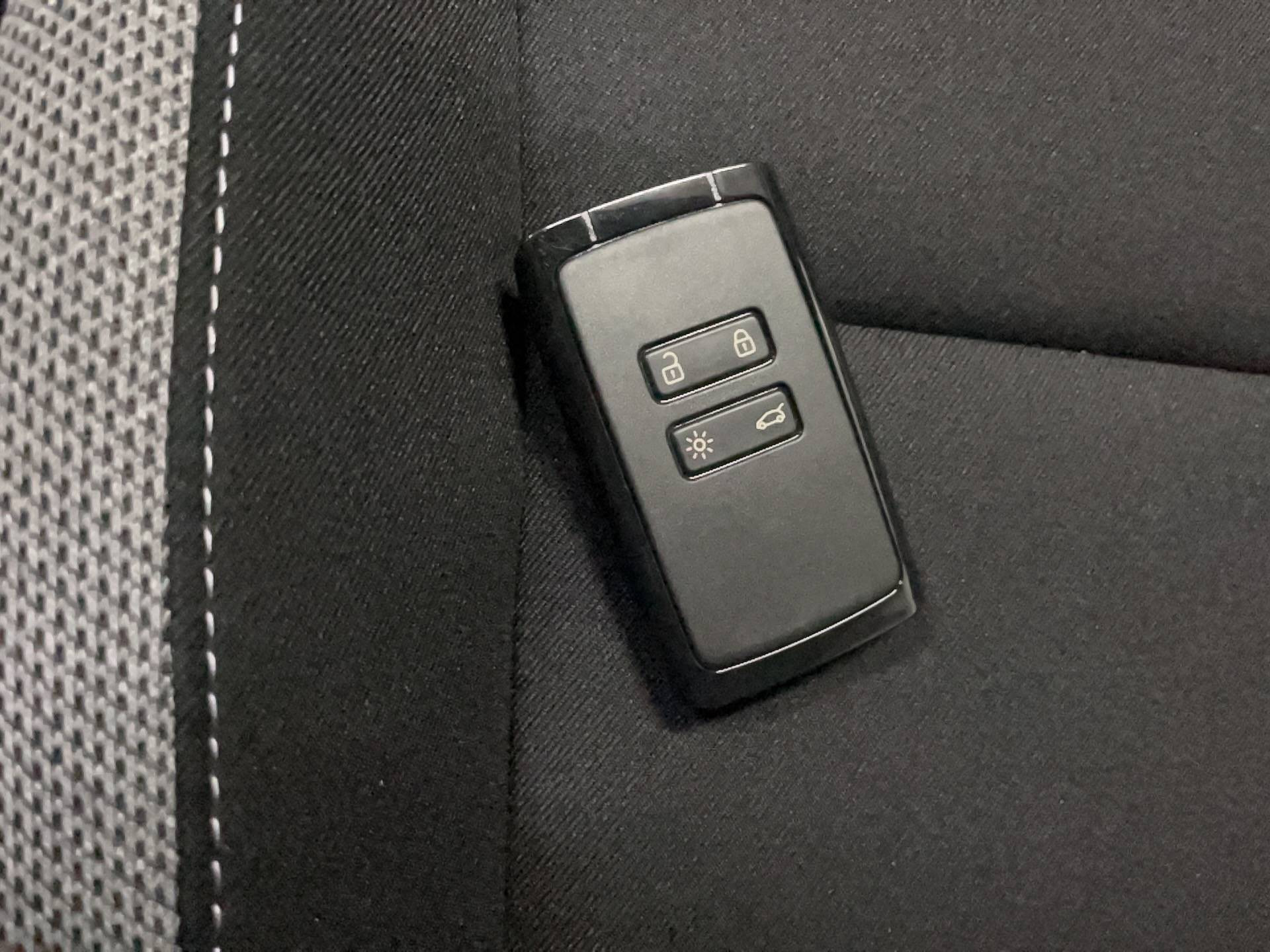 Vente en ligne Dacia Duster  Hybrid 155 au prix de 30 200 €