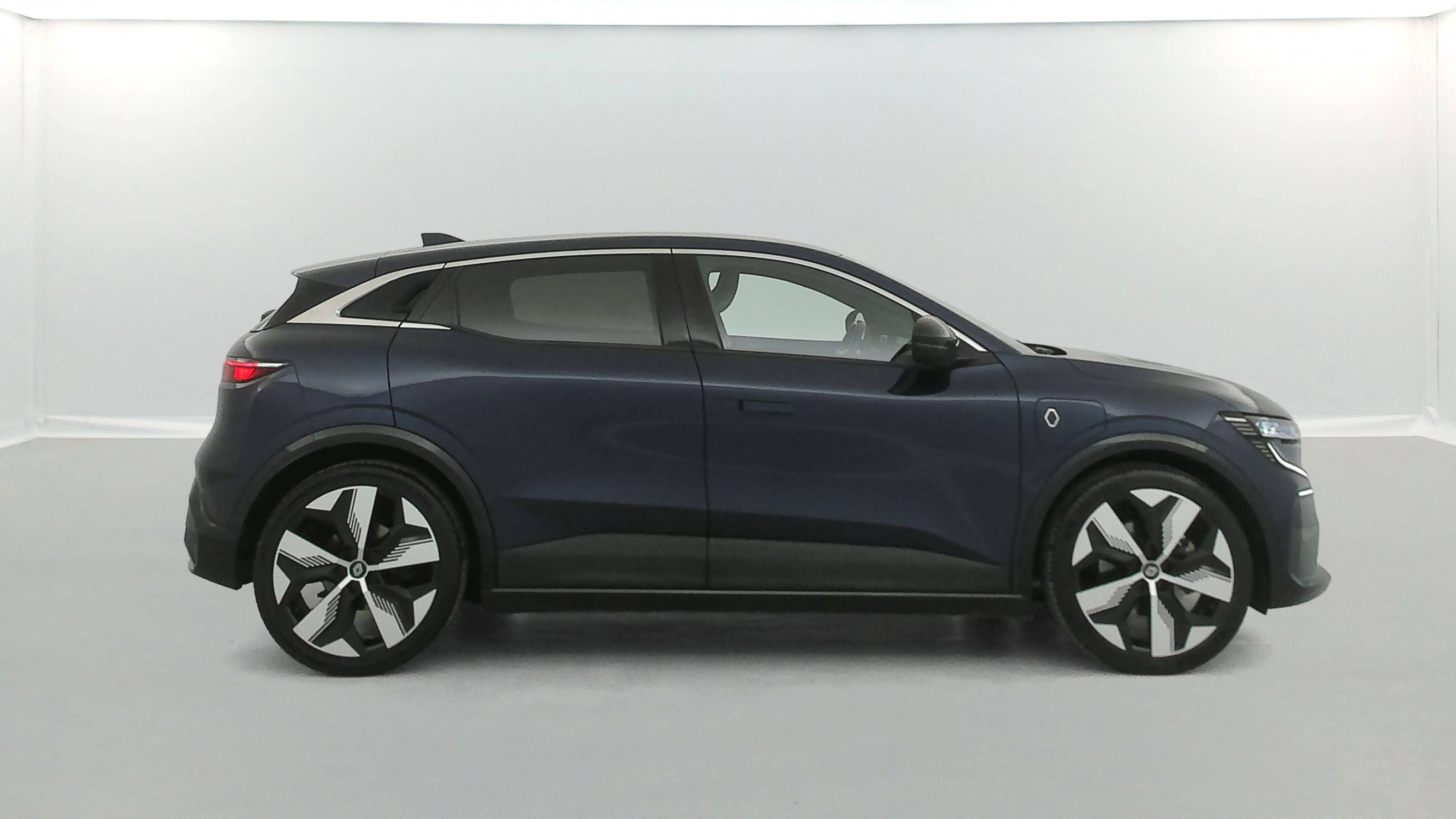 Vente en ligne Renault Megane E-Tech  EV40 130ch standard charge au prix de 18 490 €