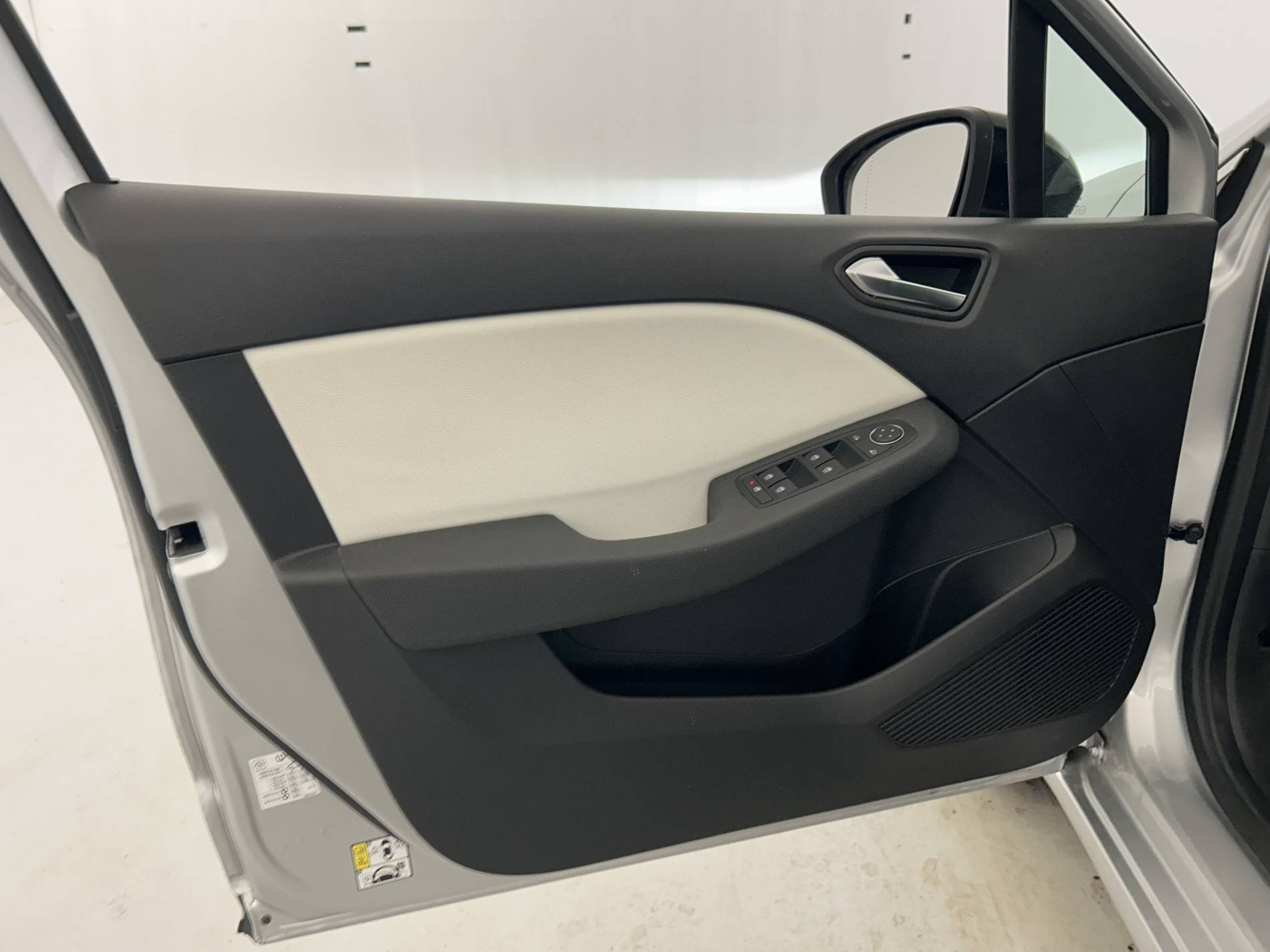 Vente en ligne Renault Clio 5 Clio TCe 90 au prix de 15 690 €