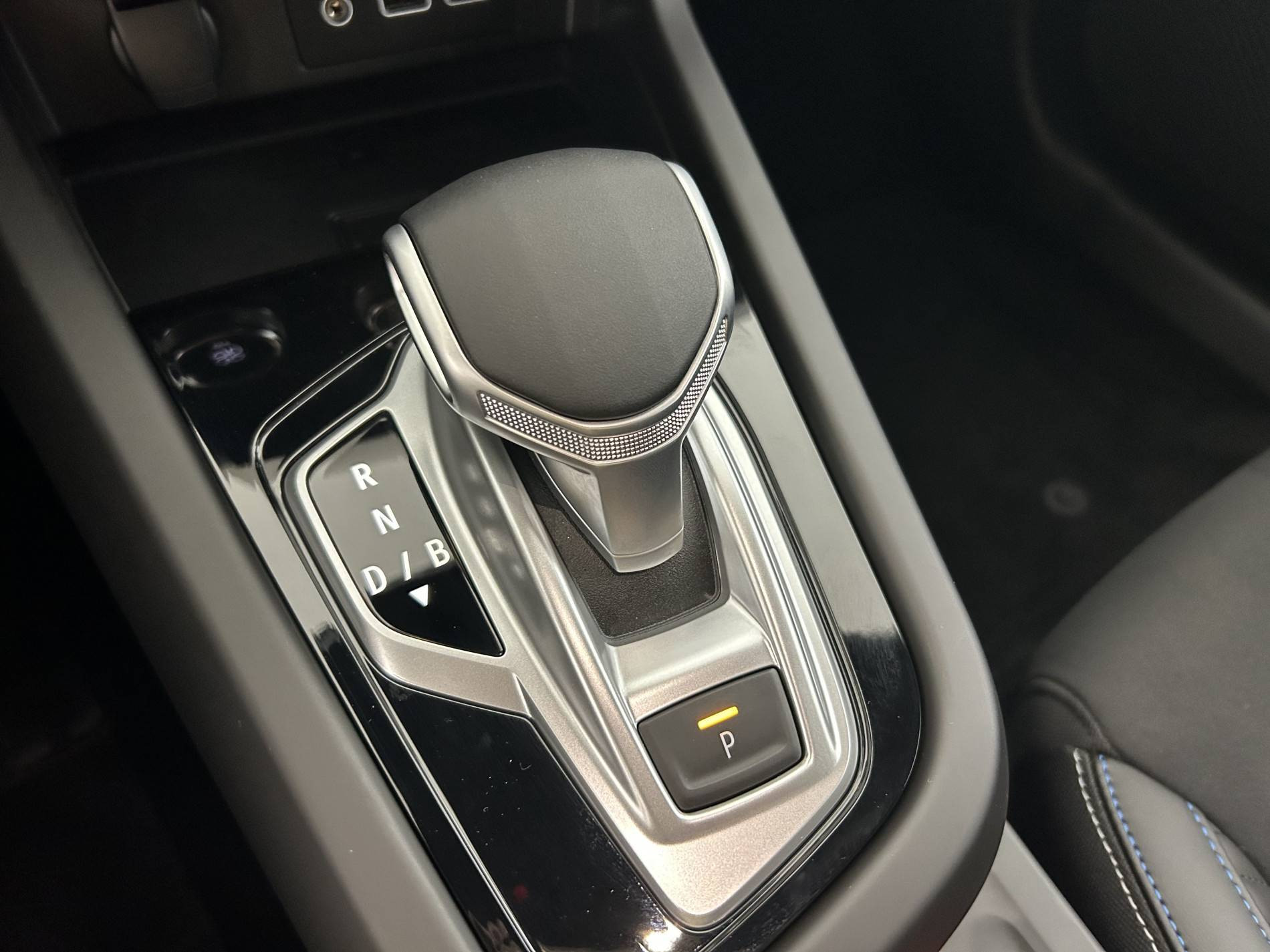 Vente en ligne Renault Arkana  E-Tech full hybrid 145 GSR2 au prix de 29 990 €