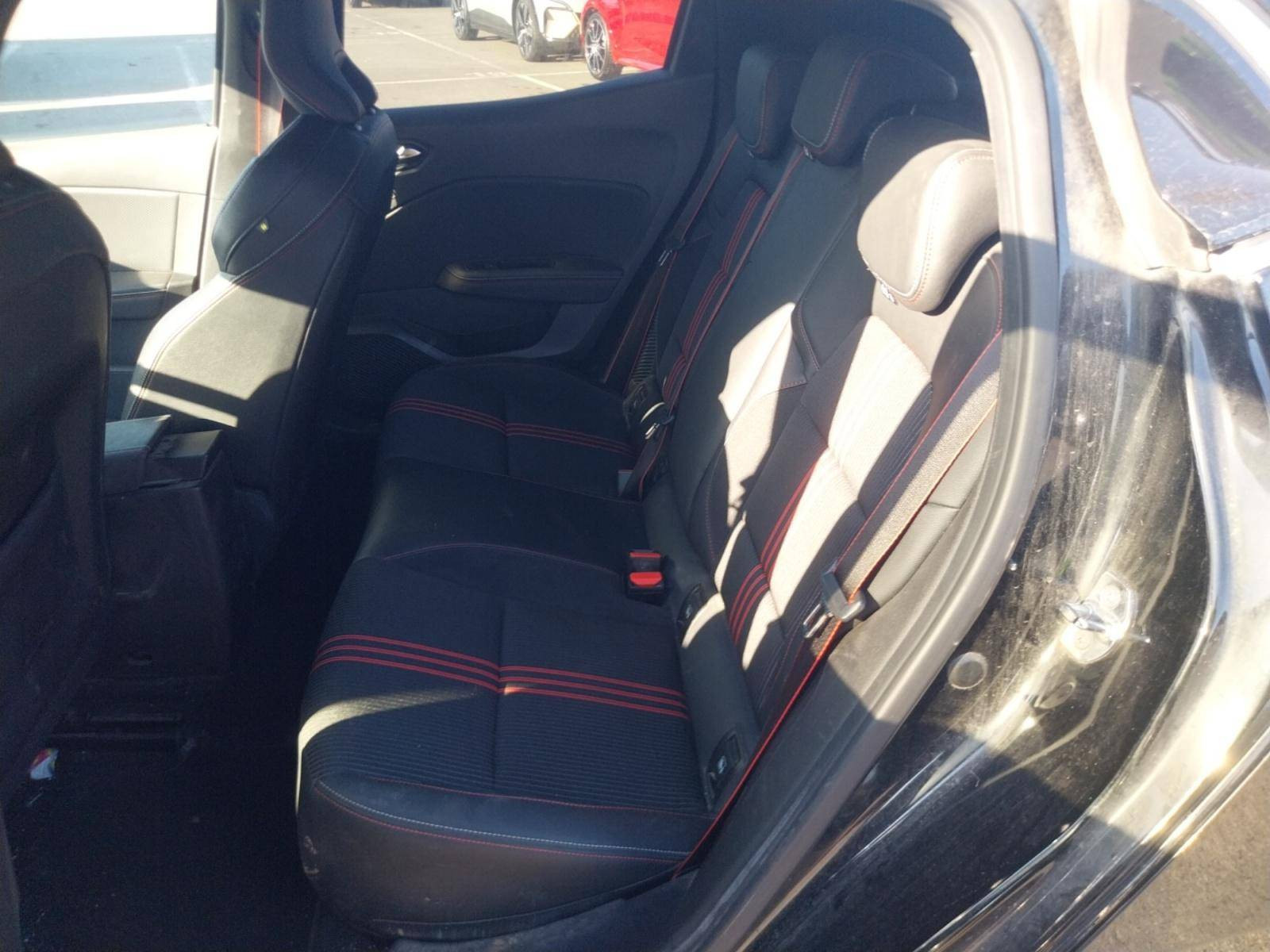 Vente en ligne Renault Clio 5 Clio E-Tech 140 - 21N au prix de 15 990 €