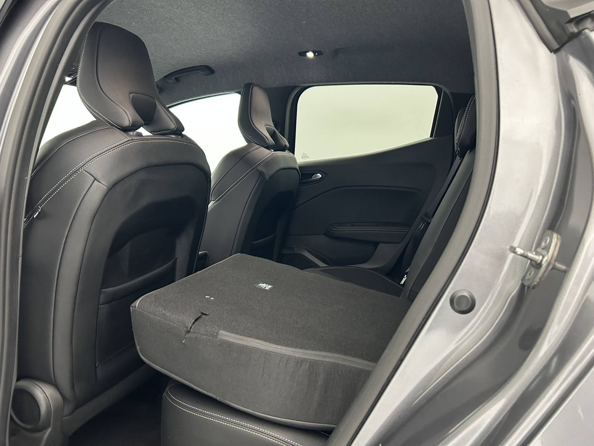 Vente en ligne Renault Clio 5 Clio E-Tech hybride 145 au prix de 19 609 €