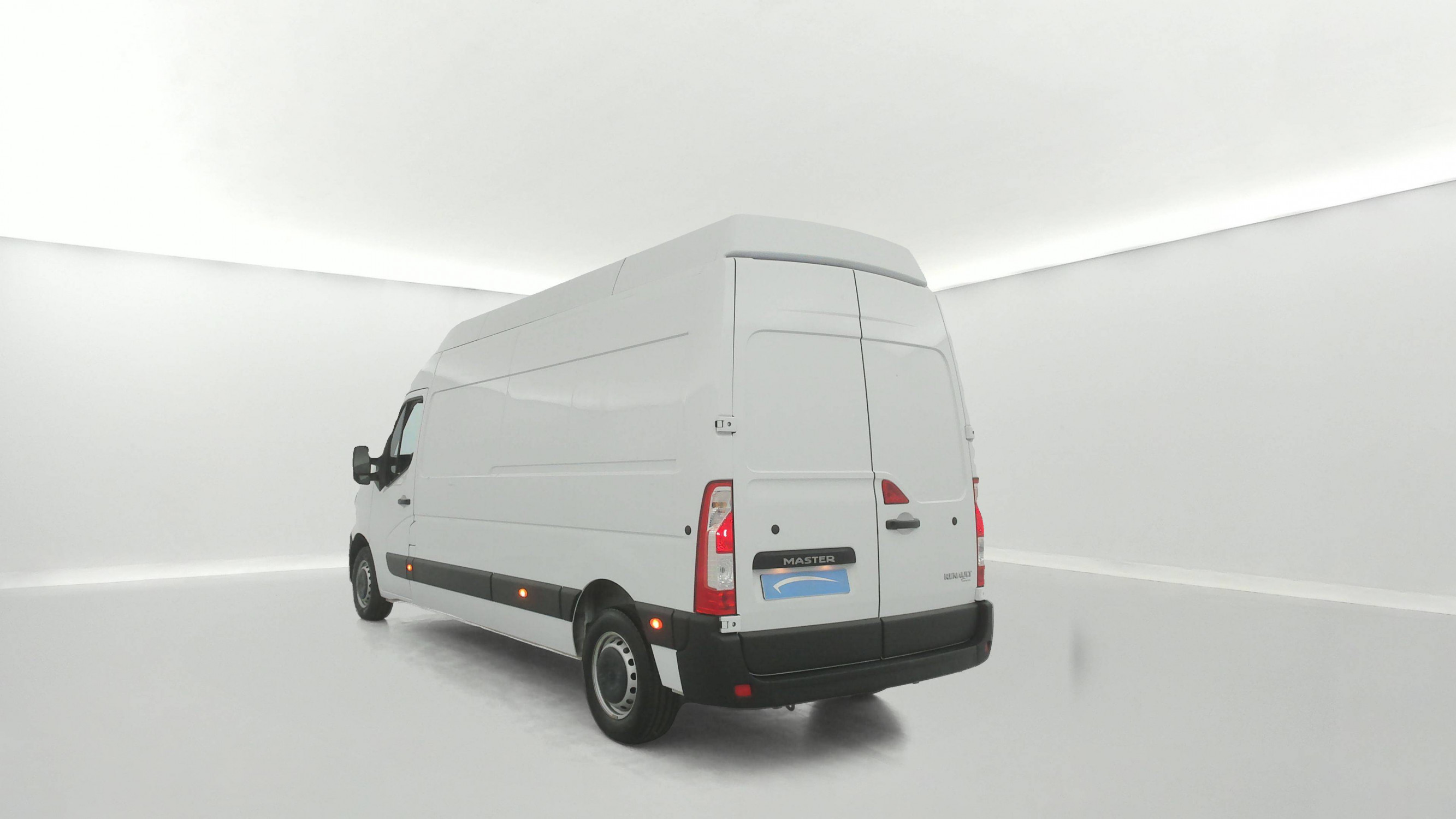 Vente en ligne Renault Master Fourgon MASTER FGN TRAC F3500 L3H3 BLUE DCI 135 au prix de 24 990 €