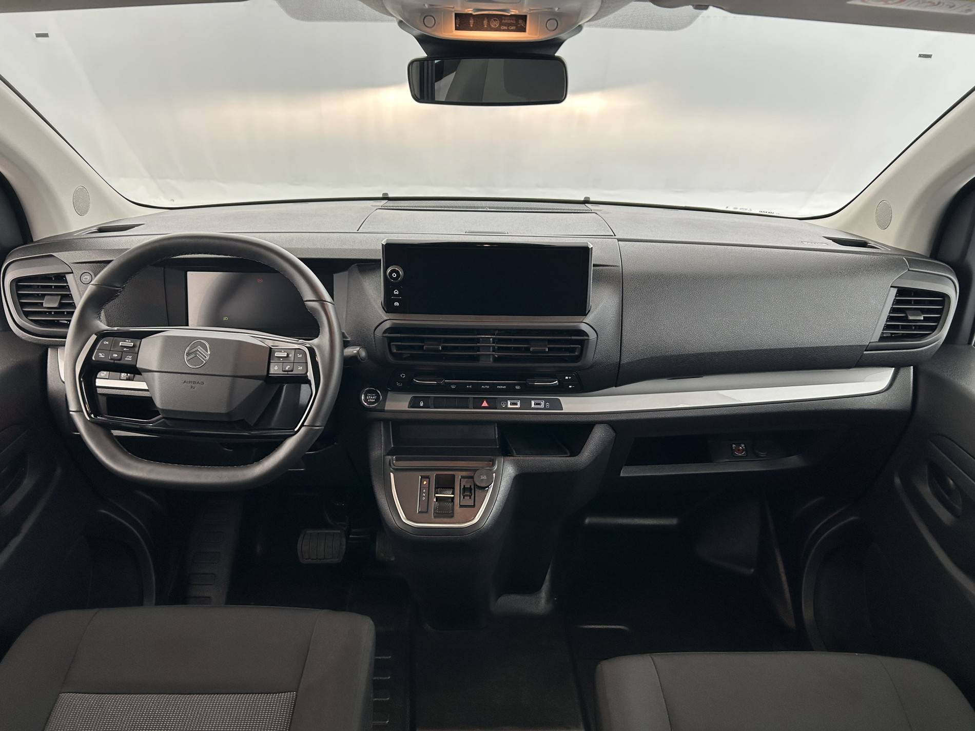 Vente en ligne Citroën Jumpy Fourgon JUMPY CAB APPROFONDIE M BLUEHDI 145 S&S EAT8 au prix de 30 990 €