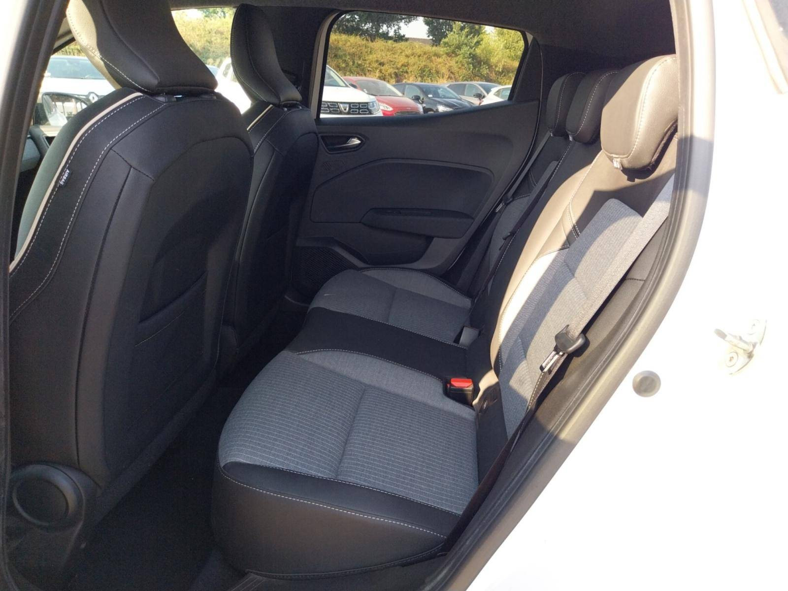 Vente en ligne Renault Clio 5 Clio TCe 90 au prix de 17 000 €
