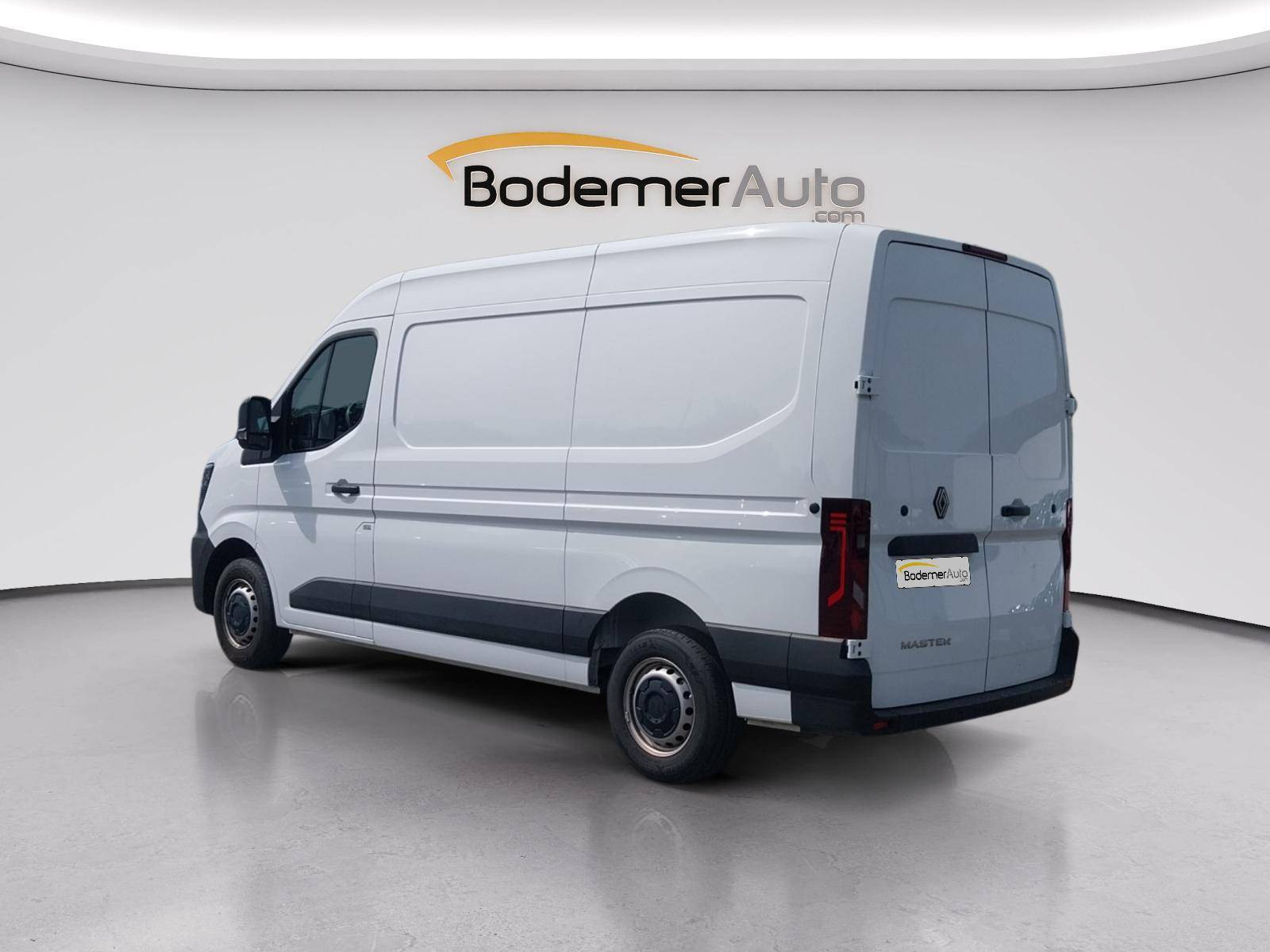 Vente en ligne Renault Master Fourgon MASTER FG BLUE DCI 130 L2H2 3T5 TR au prix de 32 990 €