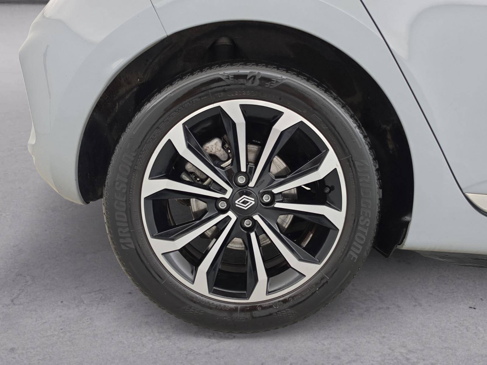 Vente en ligne Renault Clio 5 Clio E-Tech full hybrid 145 au prix de 18 390 €