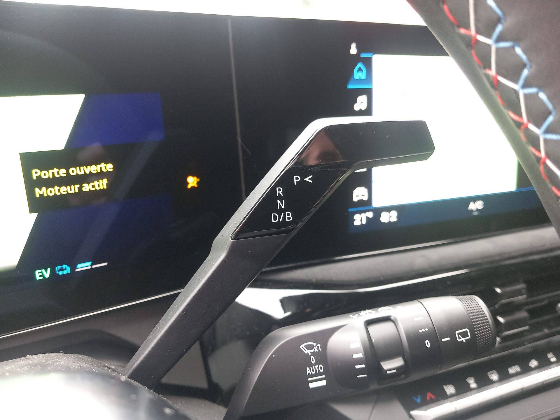 Vente en ligne Renault Clio 6 Clio E-Tech full hybrid 160 ch au prix de 28 990 €