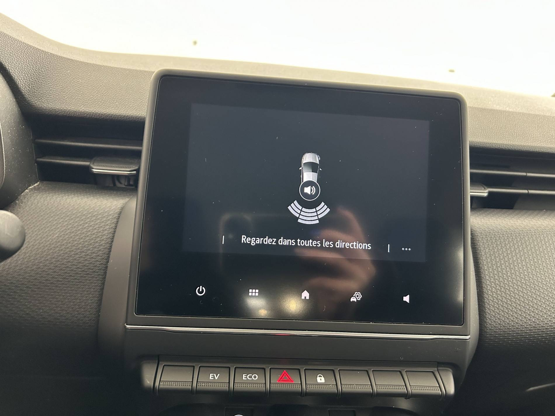 Vente en ligne Renault Clio 5 Clio E-Tech 140 - 21N au prix de 16 890 €