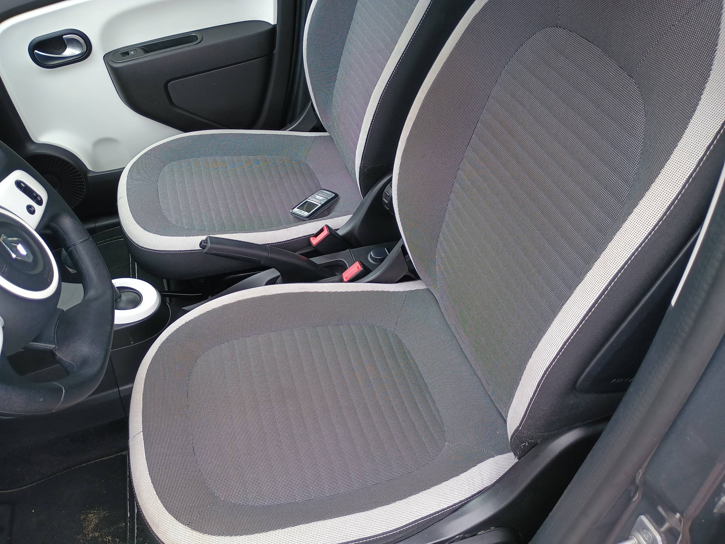 Vente en ligne Renault Twingo Electrique Twingo III E-Tech au prix de 12 990 €