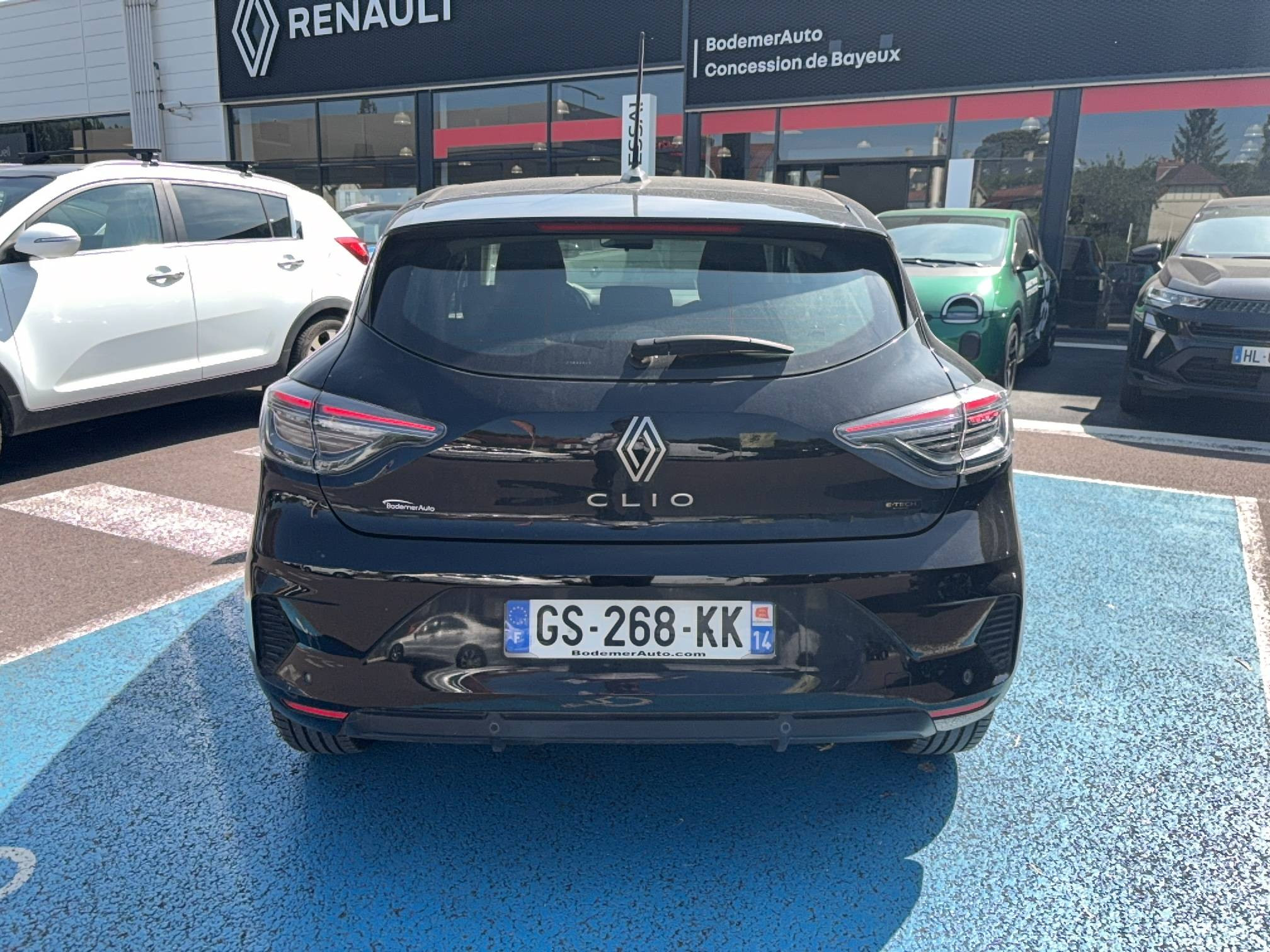 Vente en ligne Renault Clio 5 Clio E-Tech full hybrid 145 au prix de 16 490 €