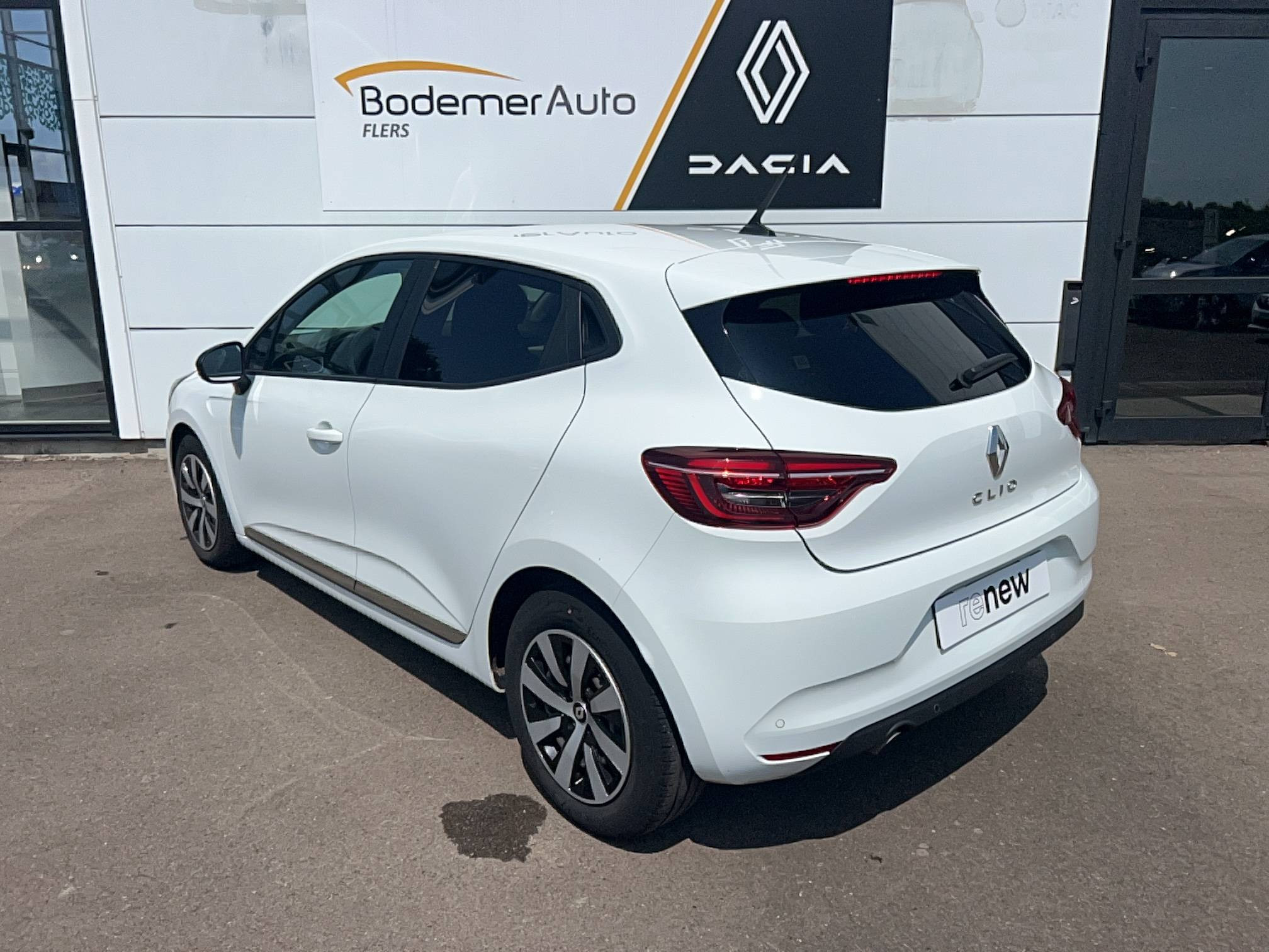 Vente en ligne Renault Clio 5 Clio TCe 90 au prix de 13 490 €