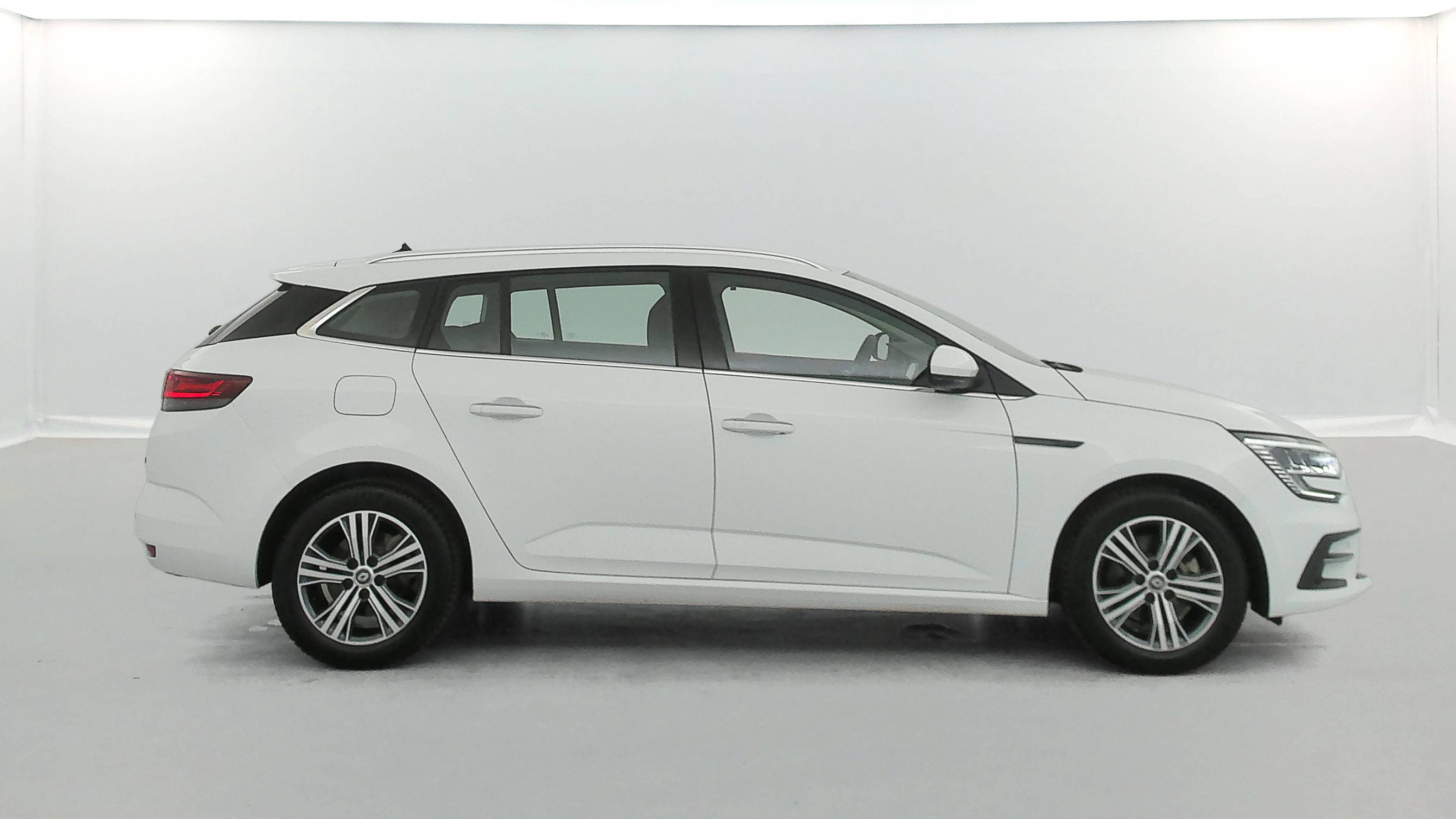 Vente en ligne Renault Megane 4 Estate  E-Tech plug-in Hybrid 160 au prix de 18 490 €
