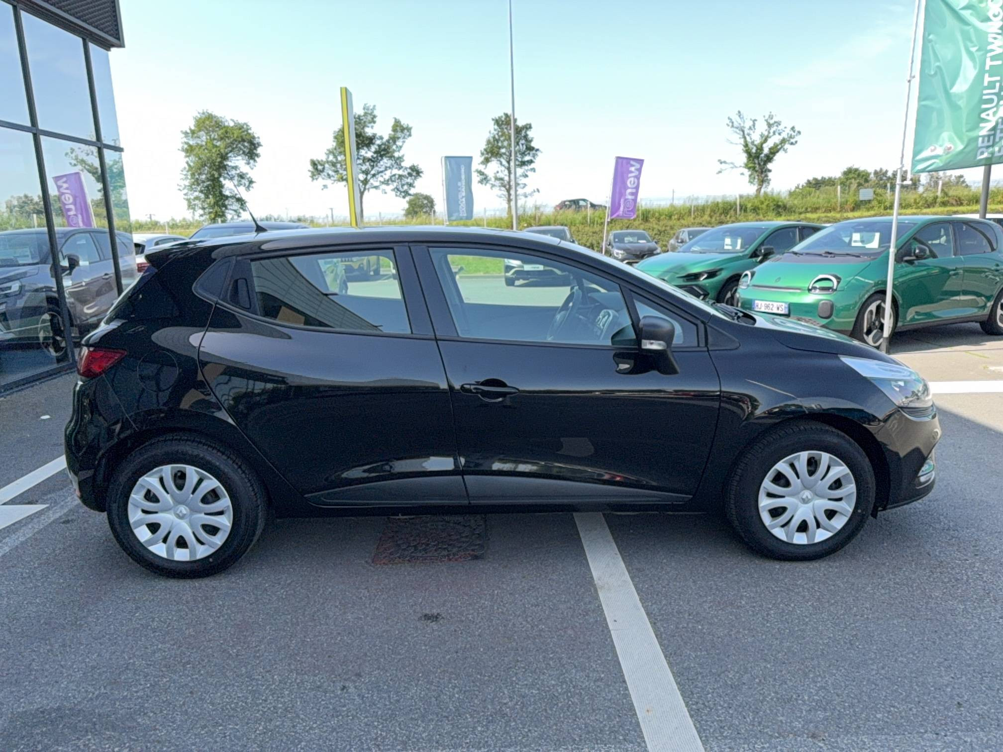 Vente en ligne Renault Clio 4 Clio 1.2 16V 75 au prix de 10 590 €