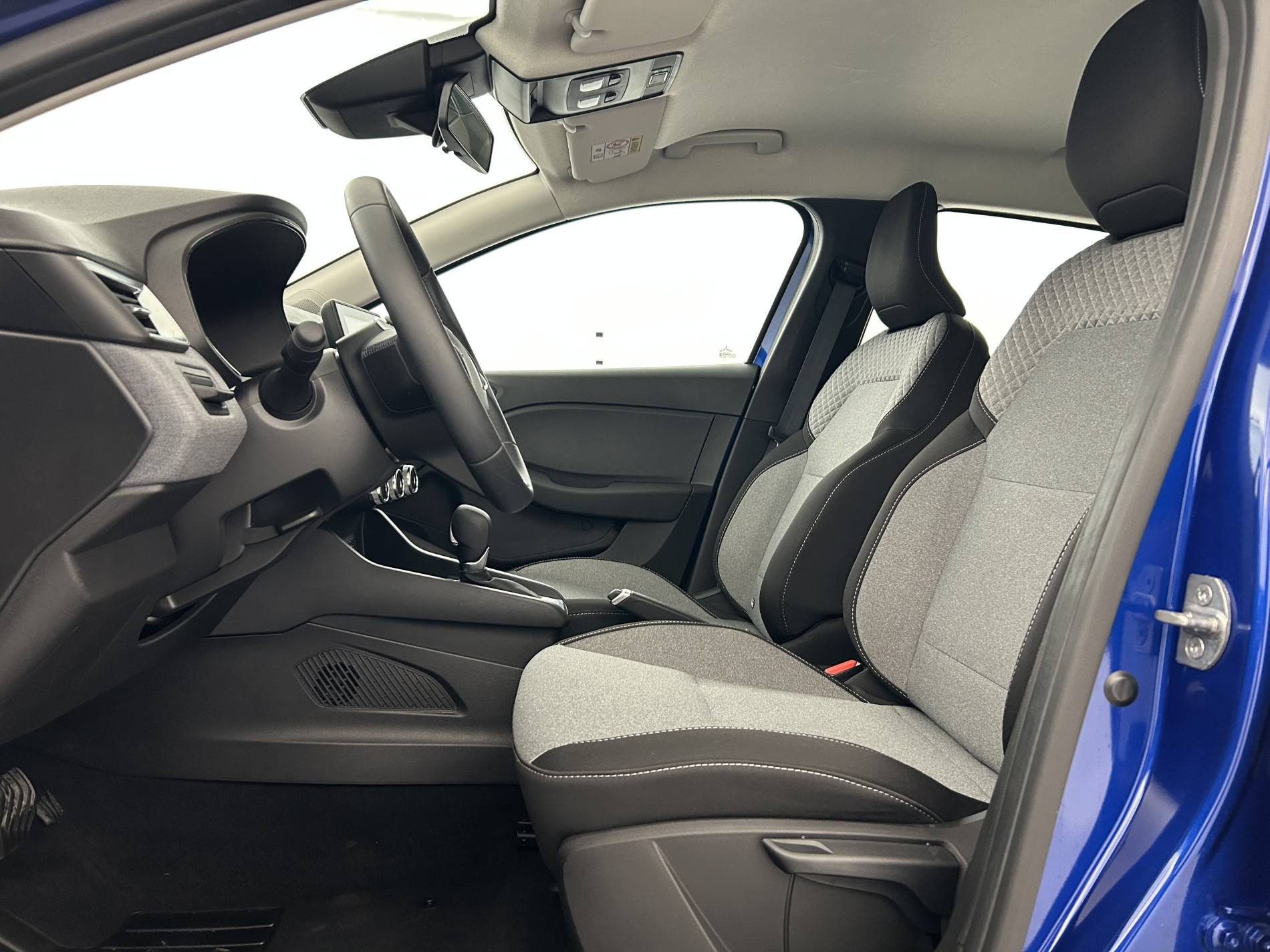 Vente en ligne Renault Clio 5 Clio E-Tech full hybrid 145 au prix de 19 800 €