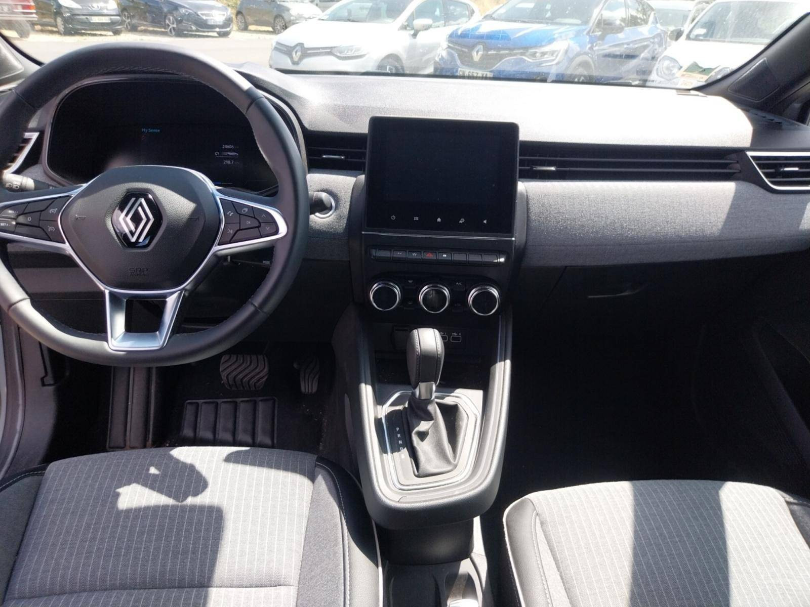 Vente en ligne Renault Clio 5 Clio E-Tech full hybrid 145 au prix de 18 390 €