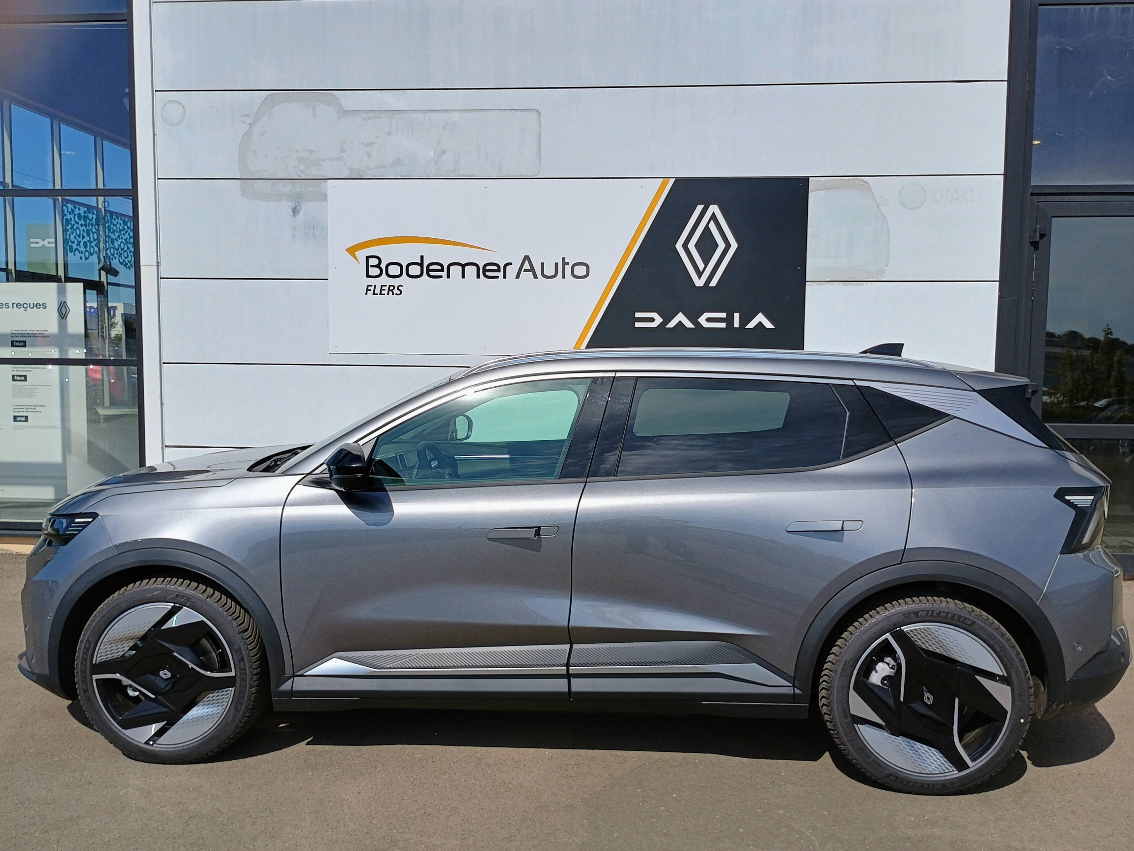 Vente en ligne Renault Scenic E-Tech Scenic E-Tech électrique 220 ch grande autonomie au prix de 51 980 €