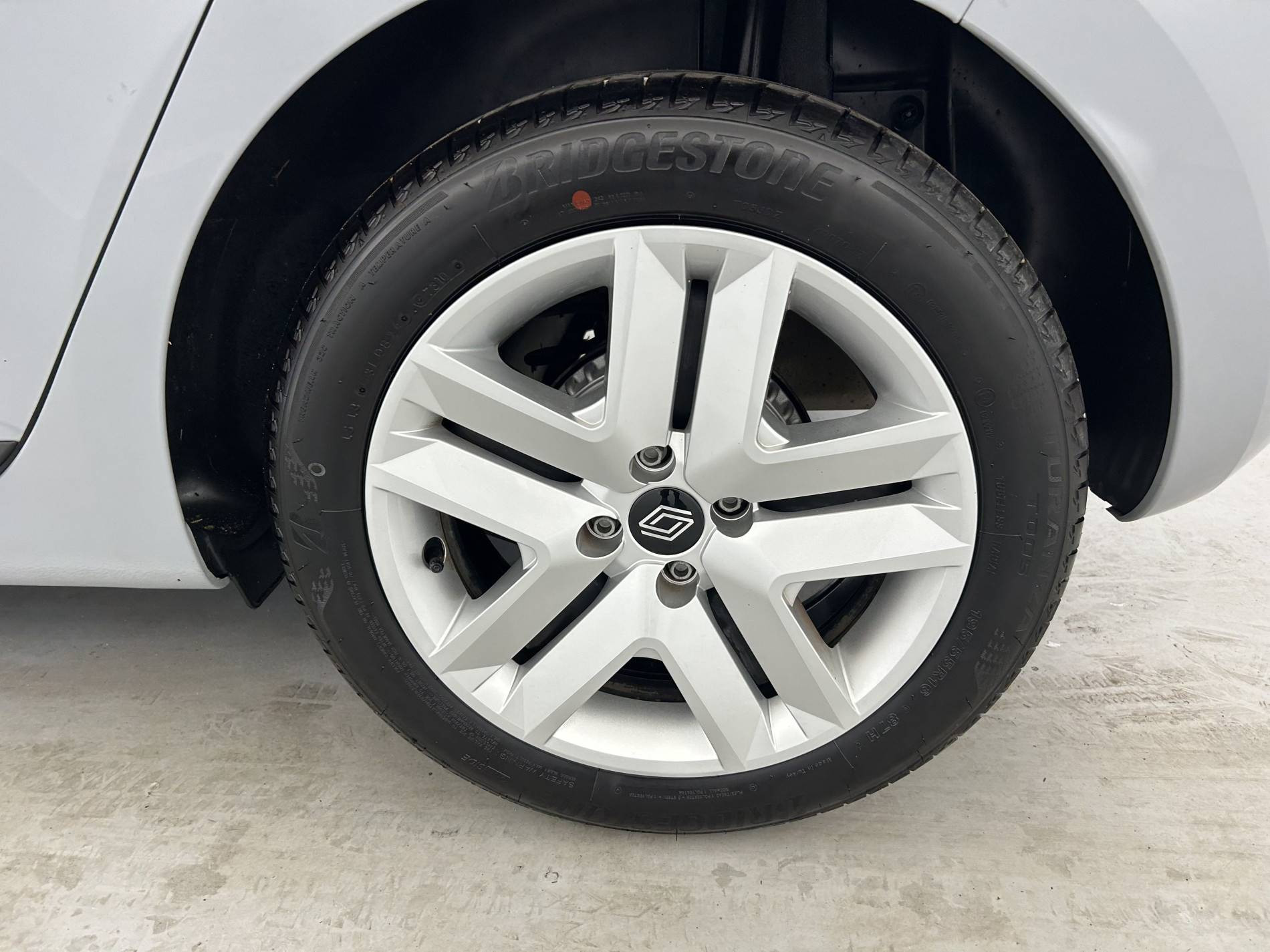 Vente en ligne Renault Clio 5 Clio TCe 90 ch GSR2 au prix de 15 790 €