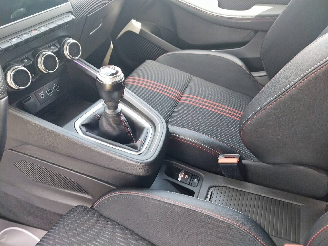 Vente en ligne Renault Clio 5 Clio TCe 140 au prix de 18 990 €