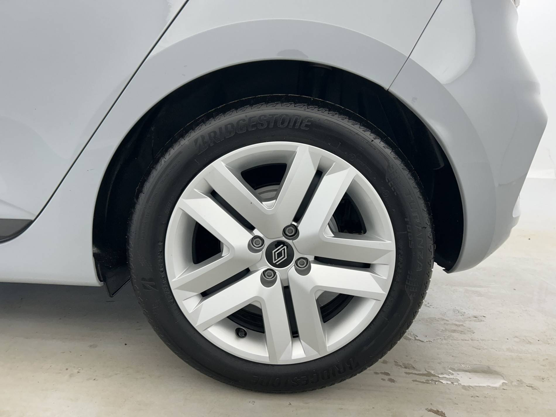 Vente en ligne Renault Clio 5 Clio E-Tech full hybrid 145 ch GSR2 au prix de 20 000 €