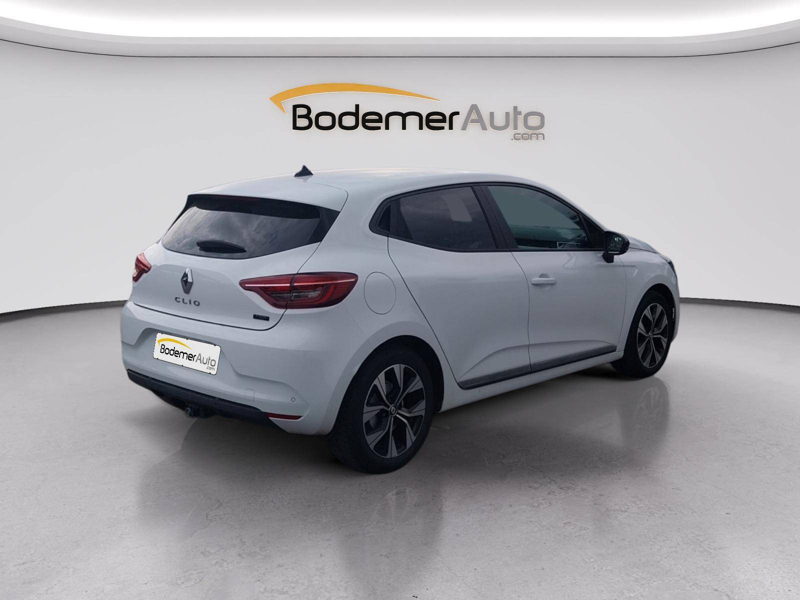 Vente en ligne Renault Clio 5 Clio E-Tech full hybrid 145 au prix de 15 890 €