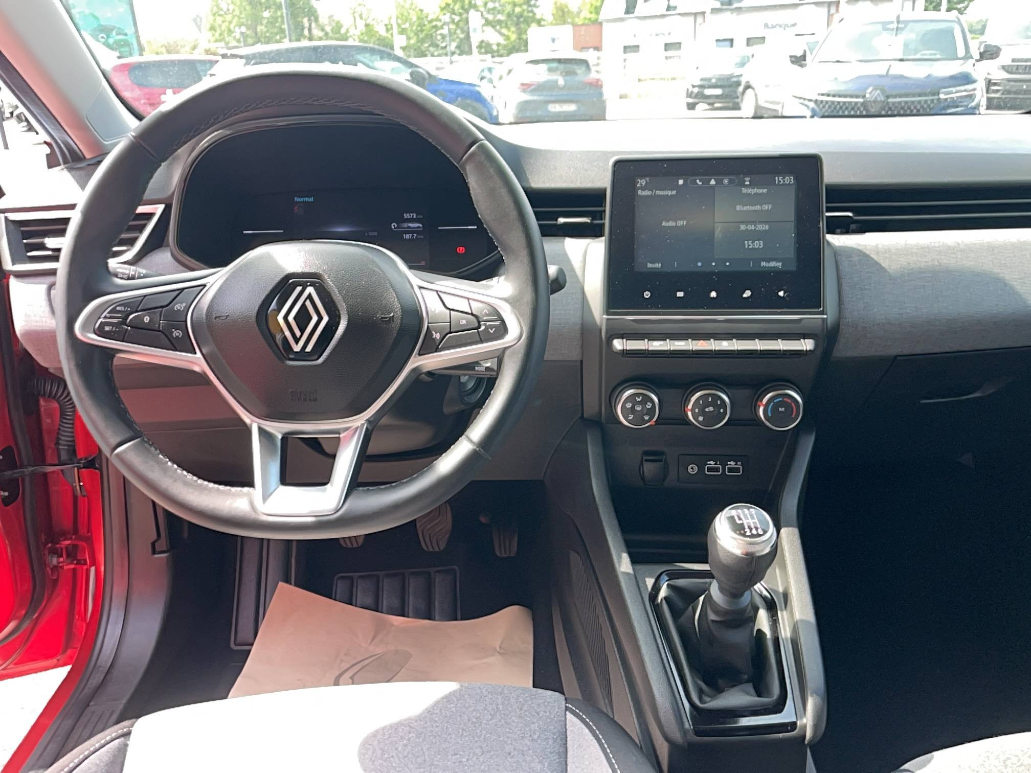 Vente en ligne Renault Clio 5 Clio TCe 90 au prix de 15 990 €