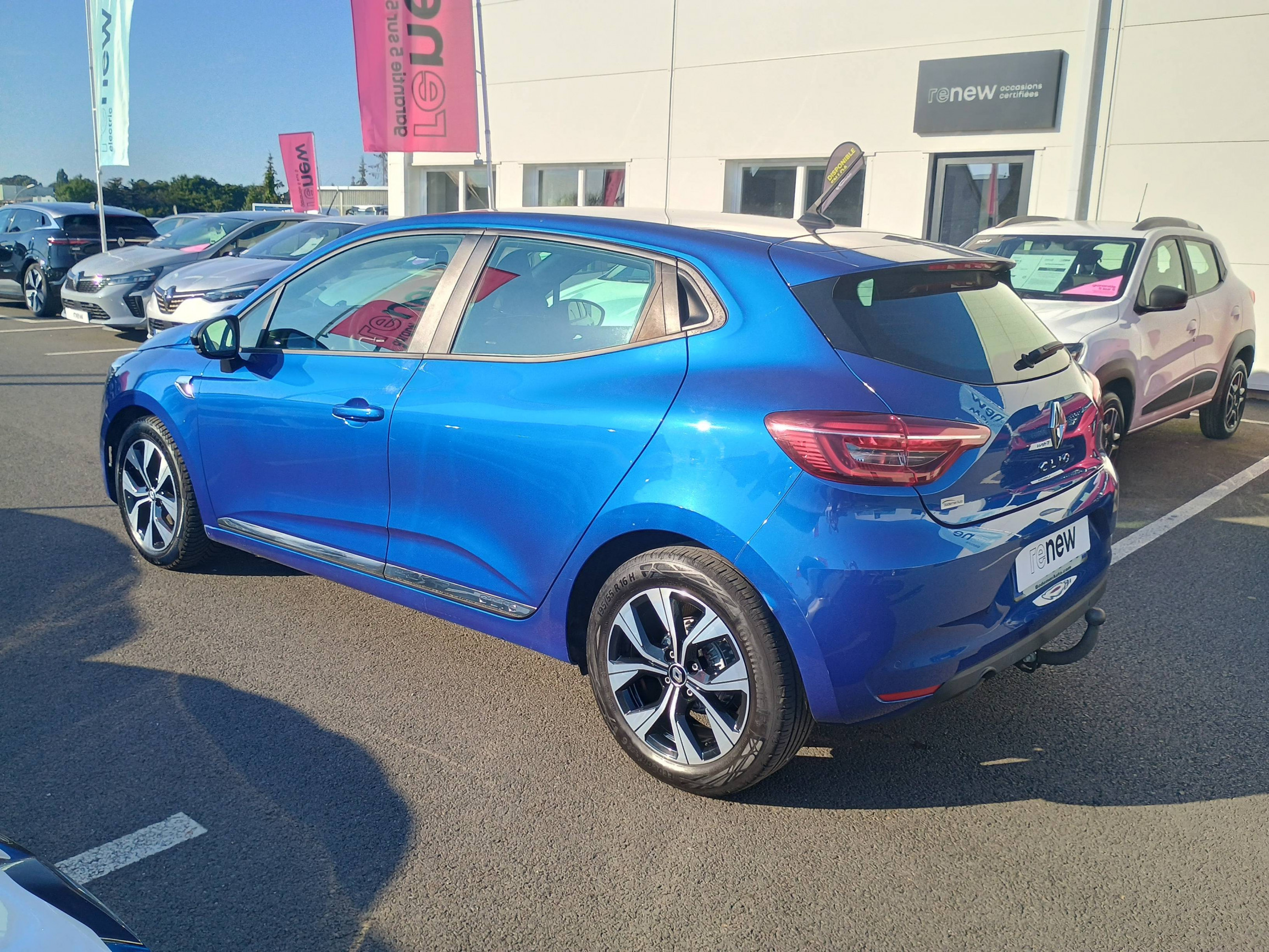 Vente en ligne Renault Clio 5 Clio TCe 90 - 21N au prix de 13 390 €