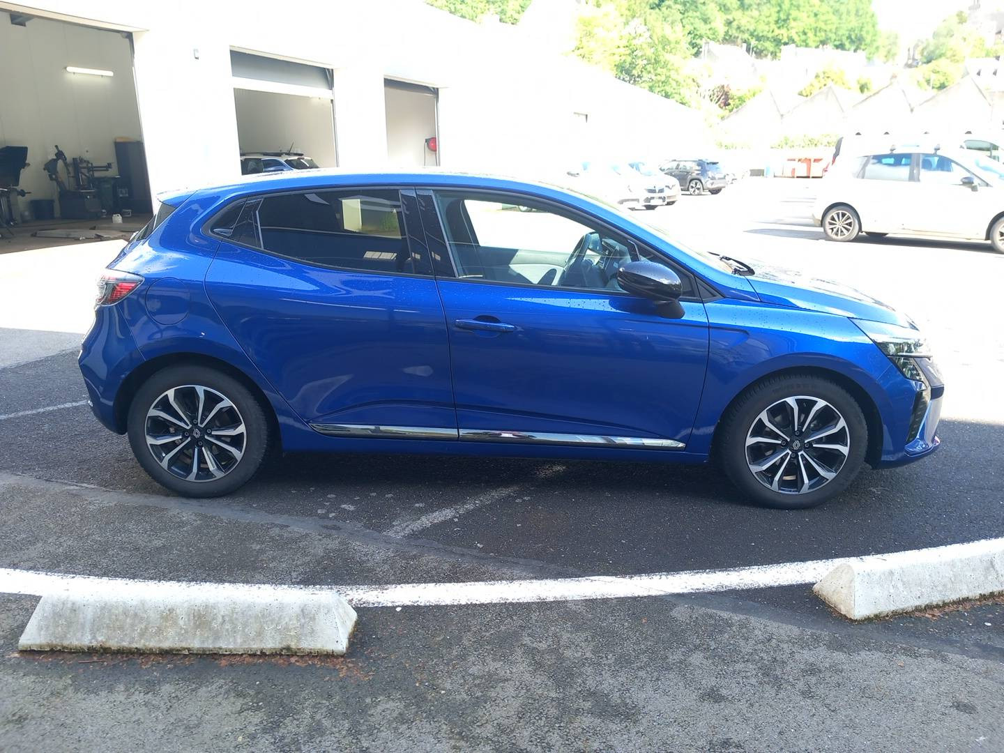 Vente en ligne Renault Clio 5 Clio TCe 90 au prix de 16 490 €